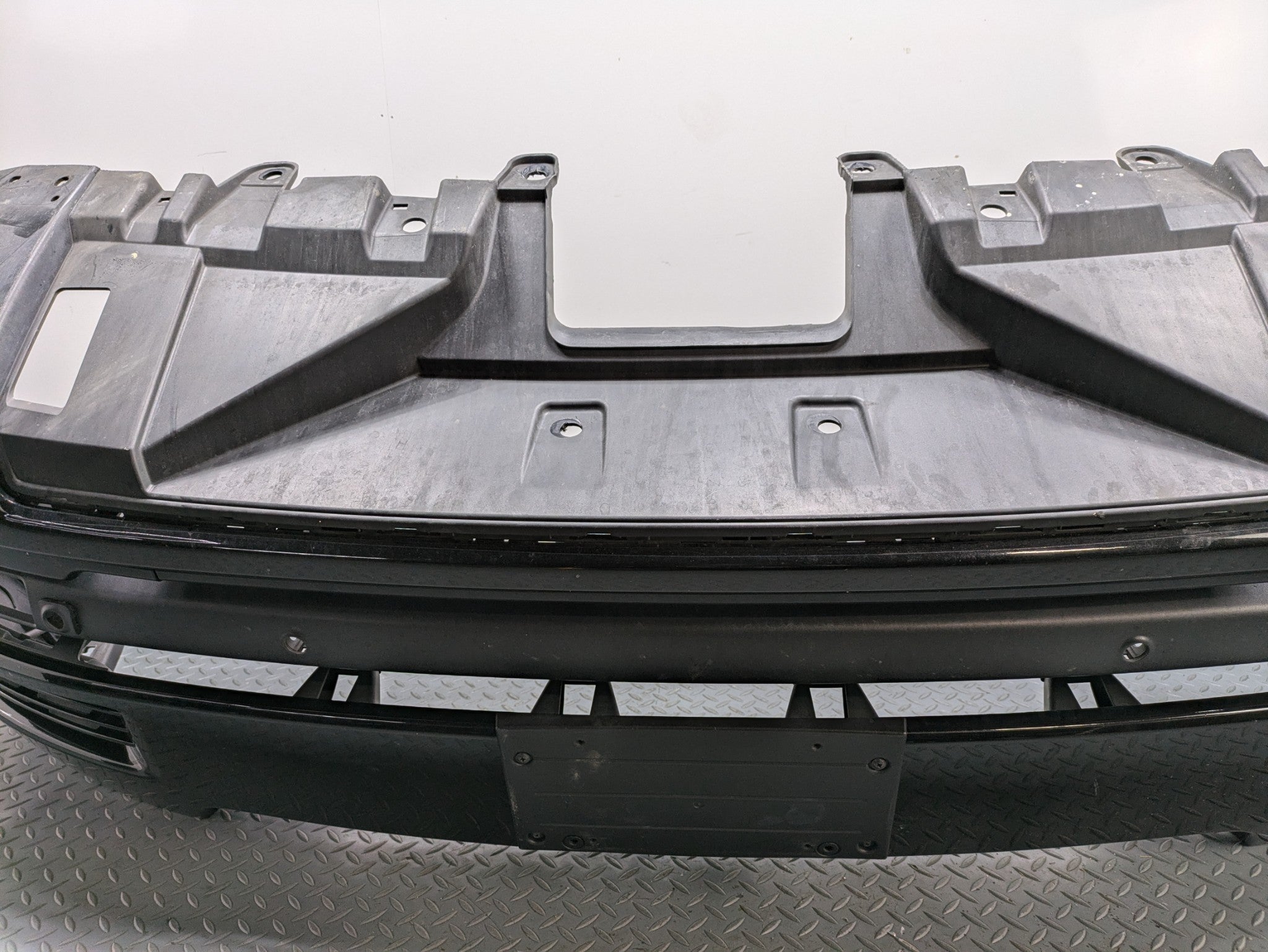 2013 - 2017 OEM LAND ROVER RANGE ROVER FRONT BUMPER COVER ASSEMBLY BLACK L405