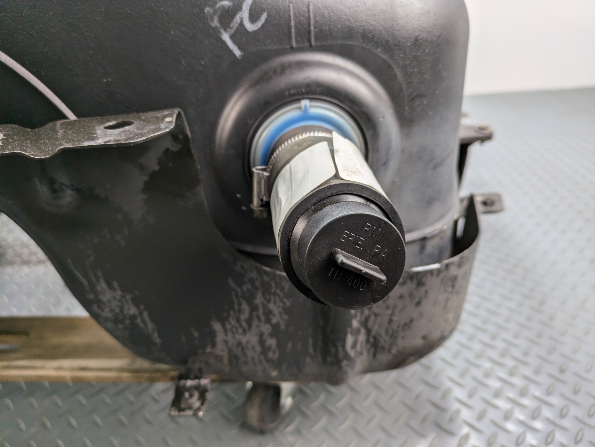 2013 - 2017 OEM LAND ROVER RANGE ROVER FUEL GAS TANK RESERVOIR ASSEMBLY