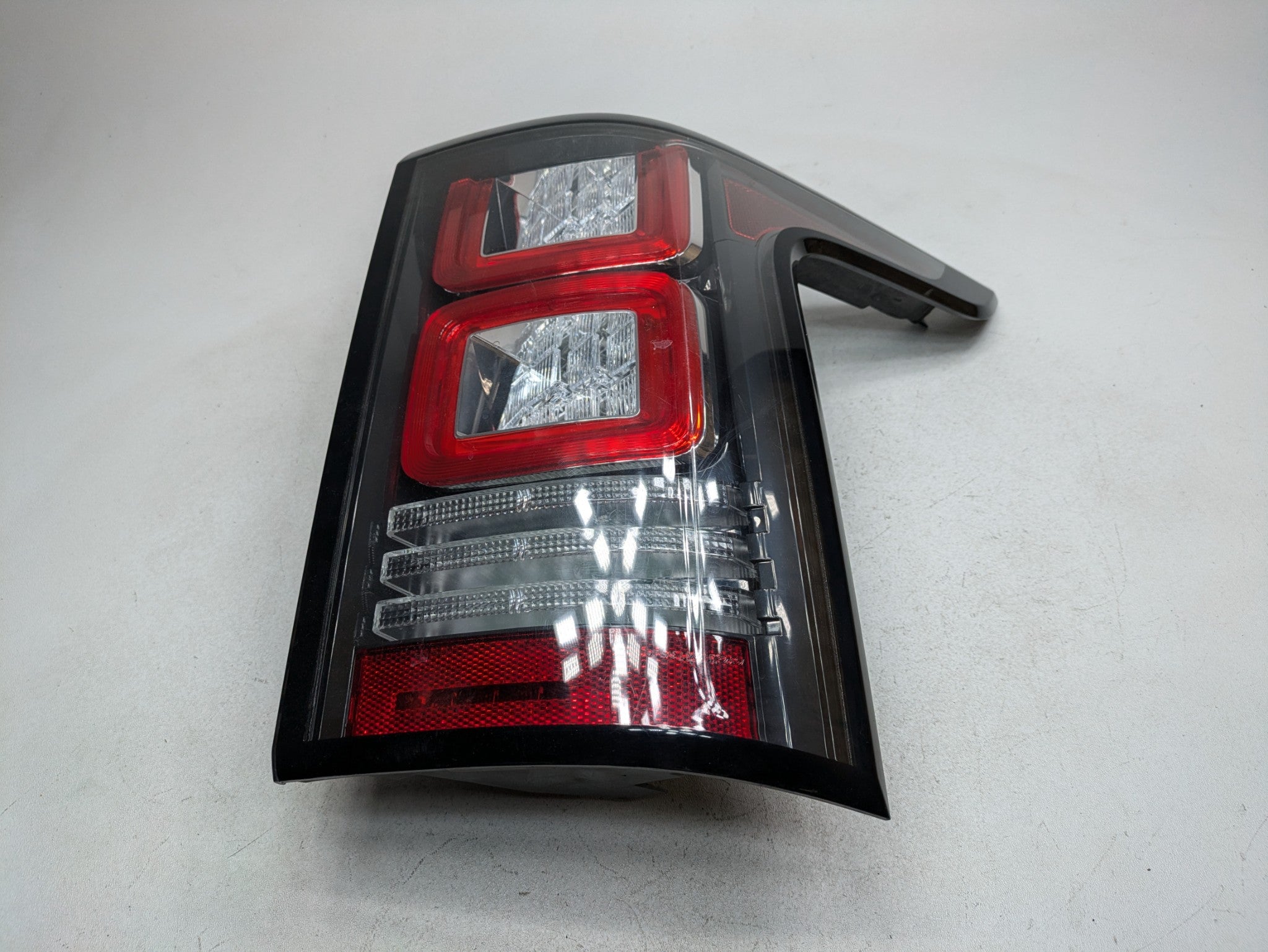 13 - 17 OEM LAND ROVER RANGE ROVER REAR RIGHT PASSENGER SIDE TAIL LIGHT ASSEMBLY