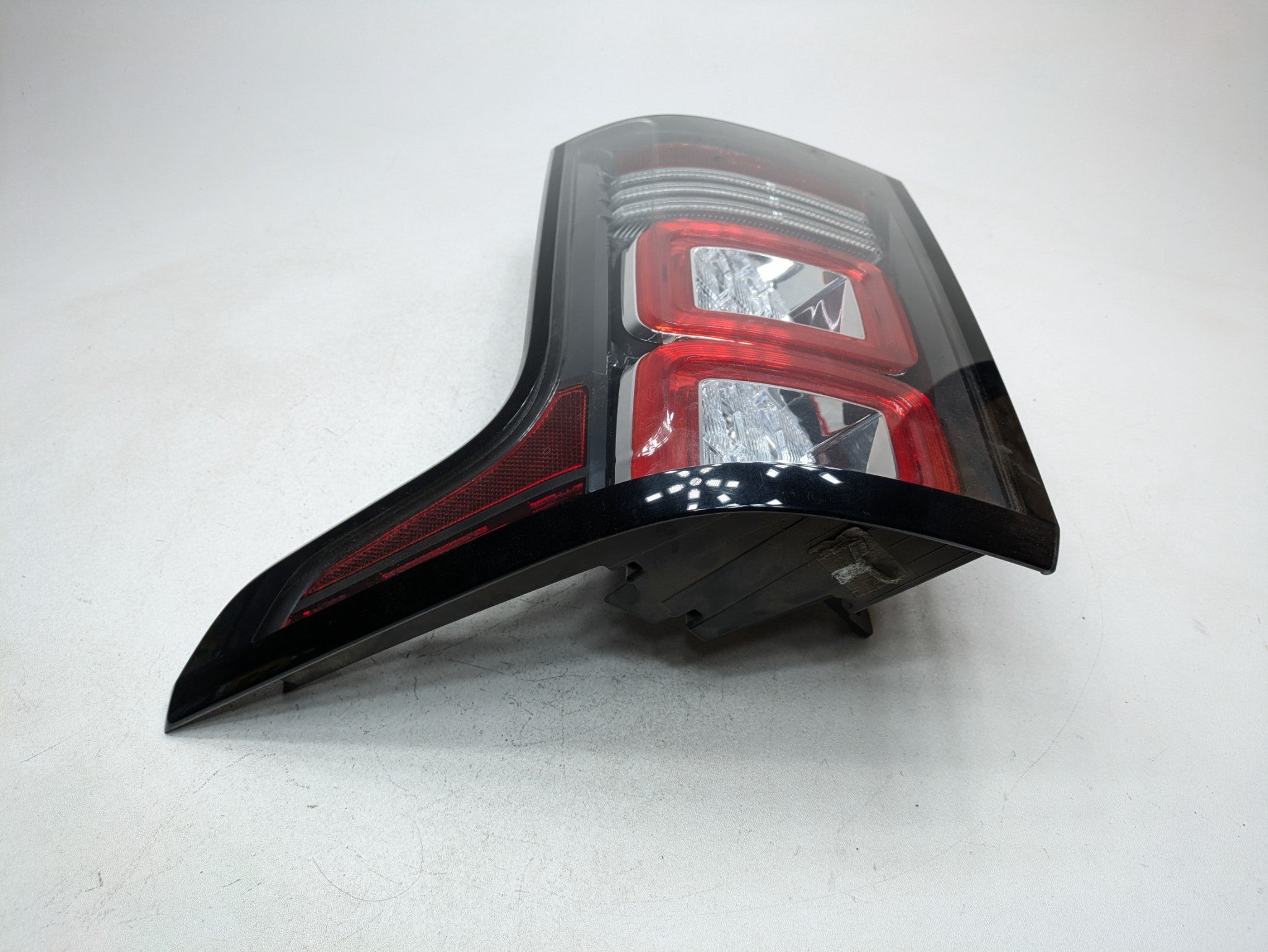 13 - 17 OEM LAND ROVER RANGE ROVER REAR RIGHT PASSENGER SIDE TAIL LIGHT ASSEMBLY