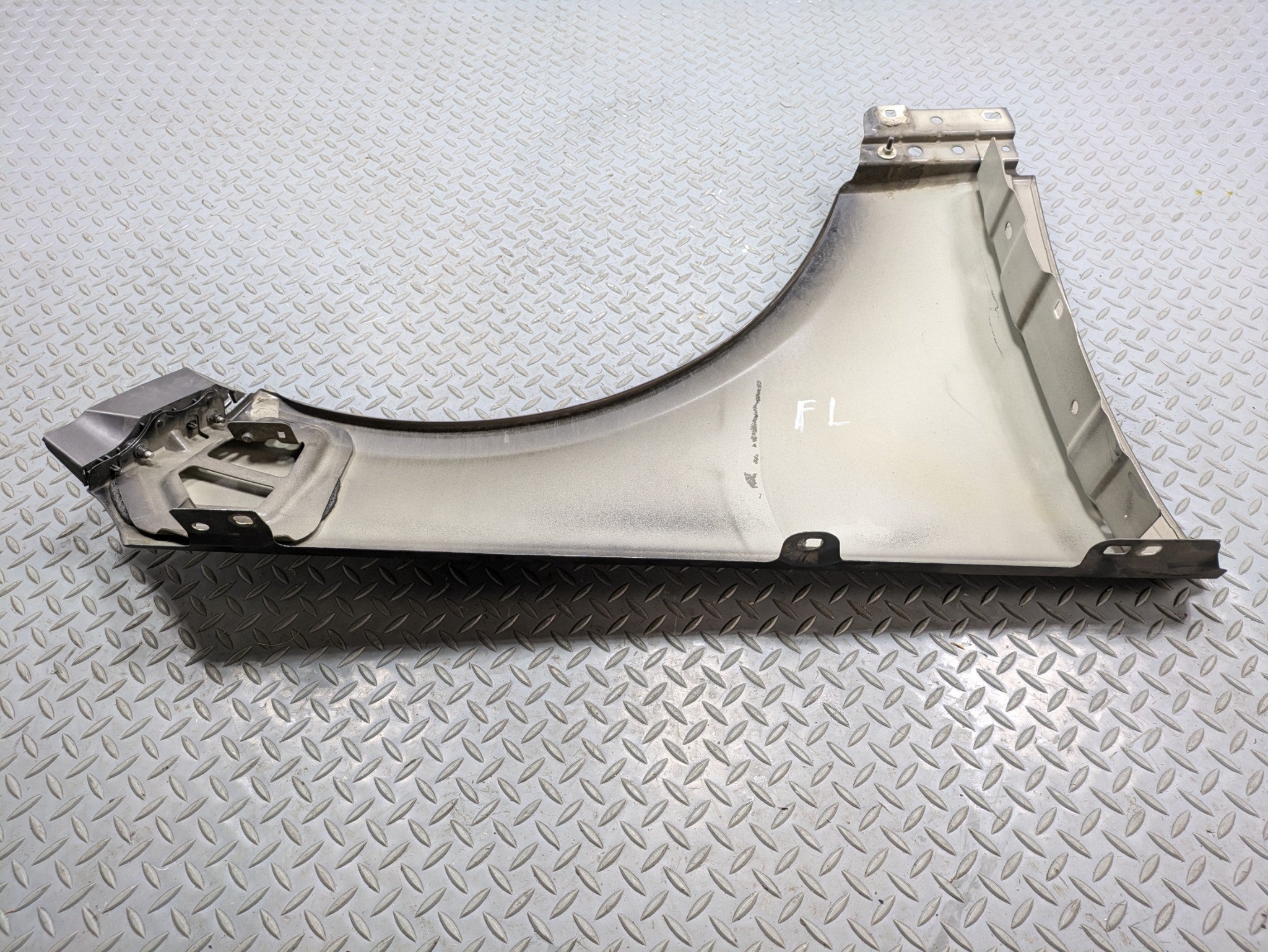 2013 - 2017 OEM LAND ROVER RANGE ROVER FRONT LEFT SIDE FENDER COVER PANEL BLACK