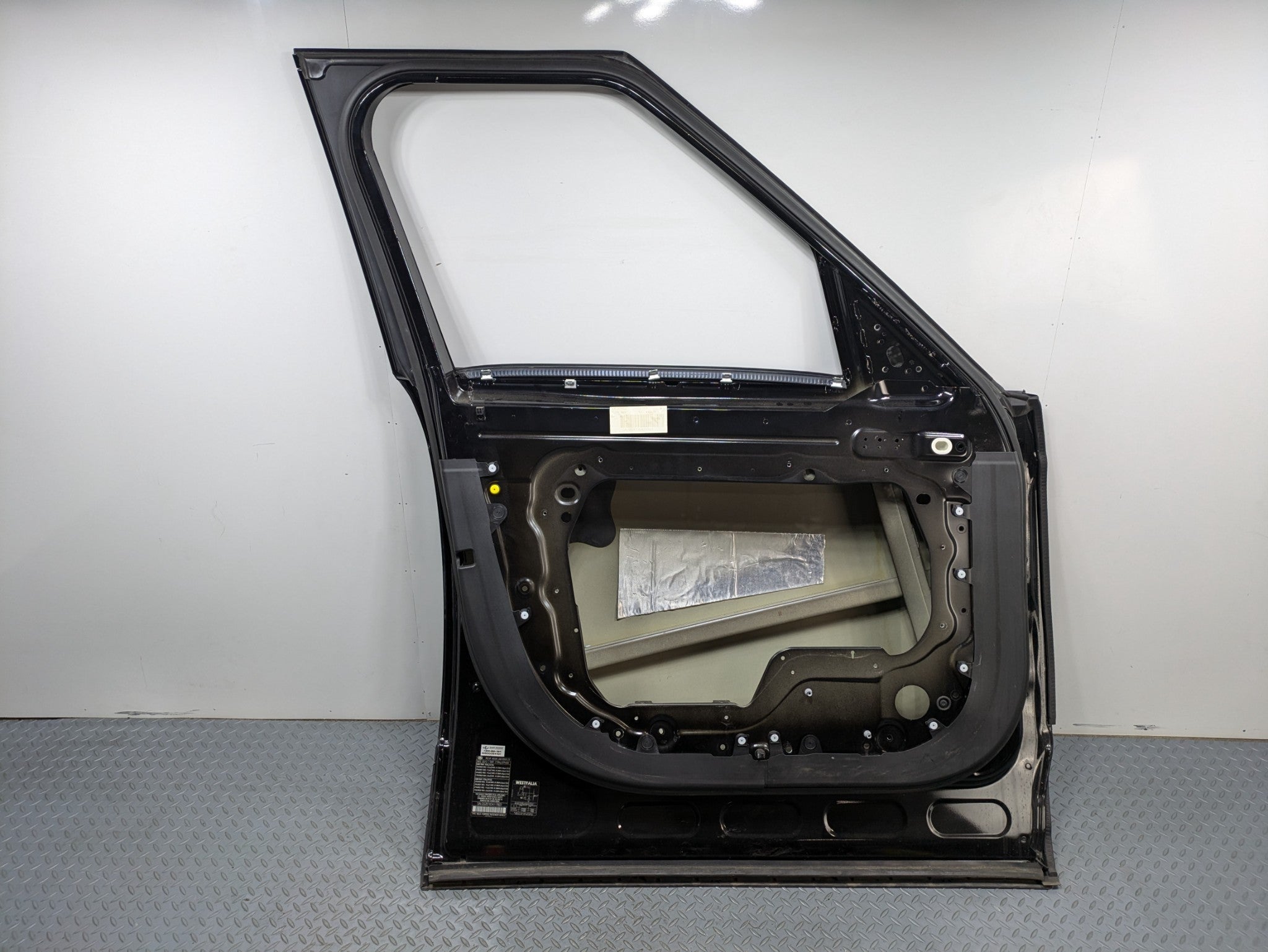 2013 - 2017 OEM LAND ROVER RANGE ROVER FRONT LEFT SIDE DOOR SHELL PANEL BLACK