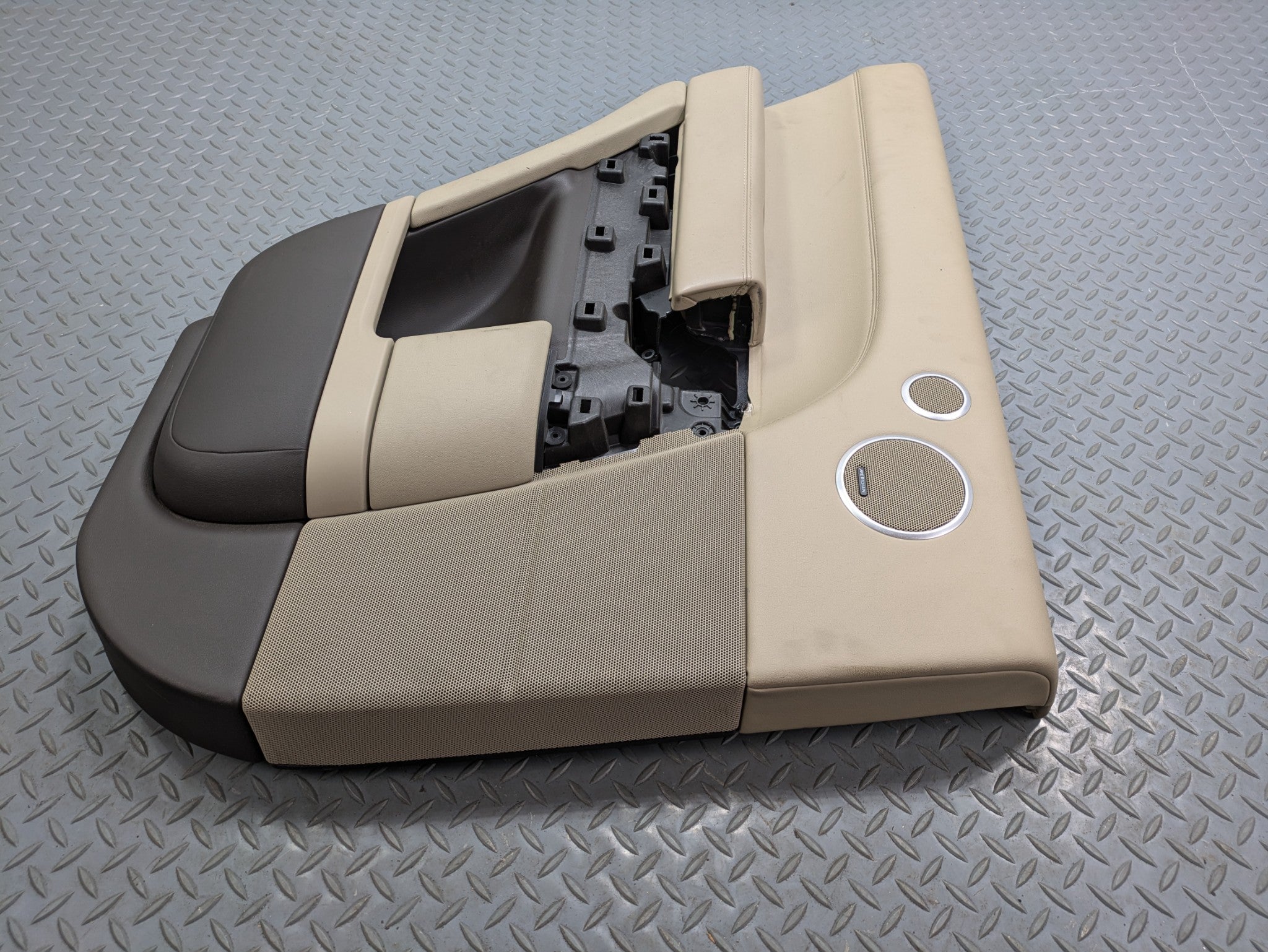 2013 - 2017 OEM LAND ROVER RANGE ROVER REAR LEFT DRIVER SIDE DOOR TRIM PANEL