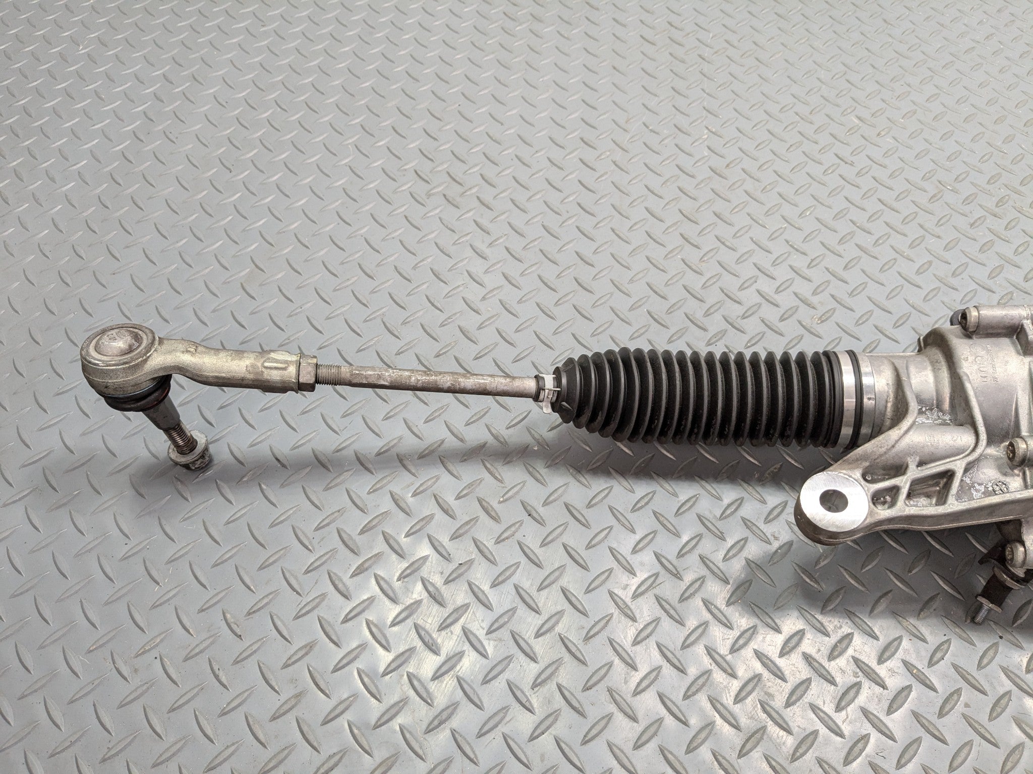 2013 - 2017 OEM LAND ROVER RANGE ROVER ELECTRIC STEERING GEAR RACK AND PINION