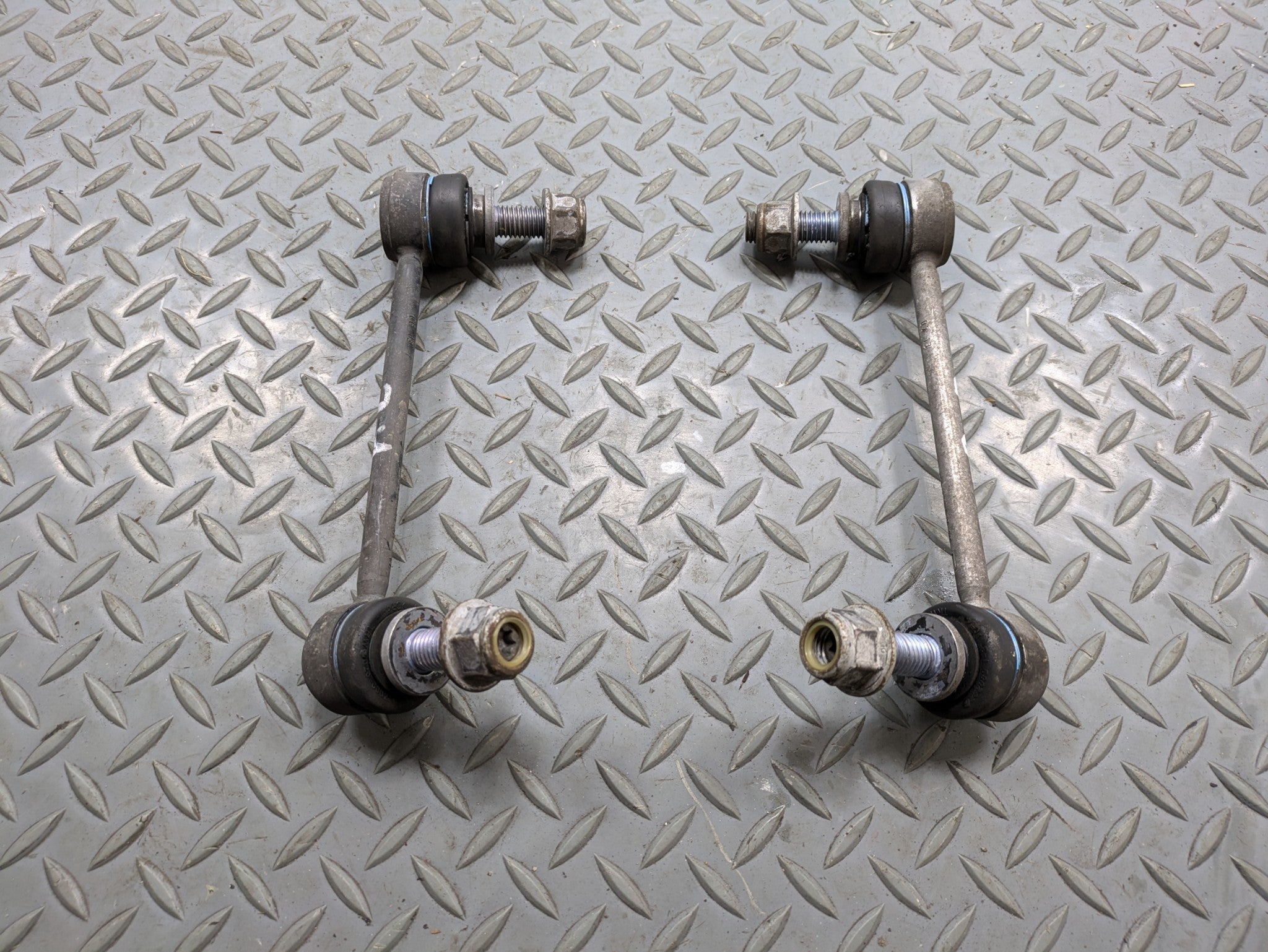 2013 - 2017 OEM LAND ROVER RANGE ROVER REAR LEFT AND RIGHT SIDE SWAY BAR LINK