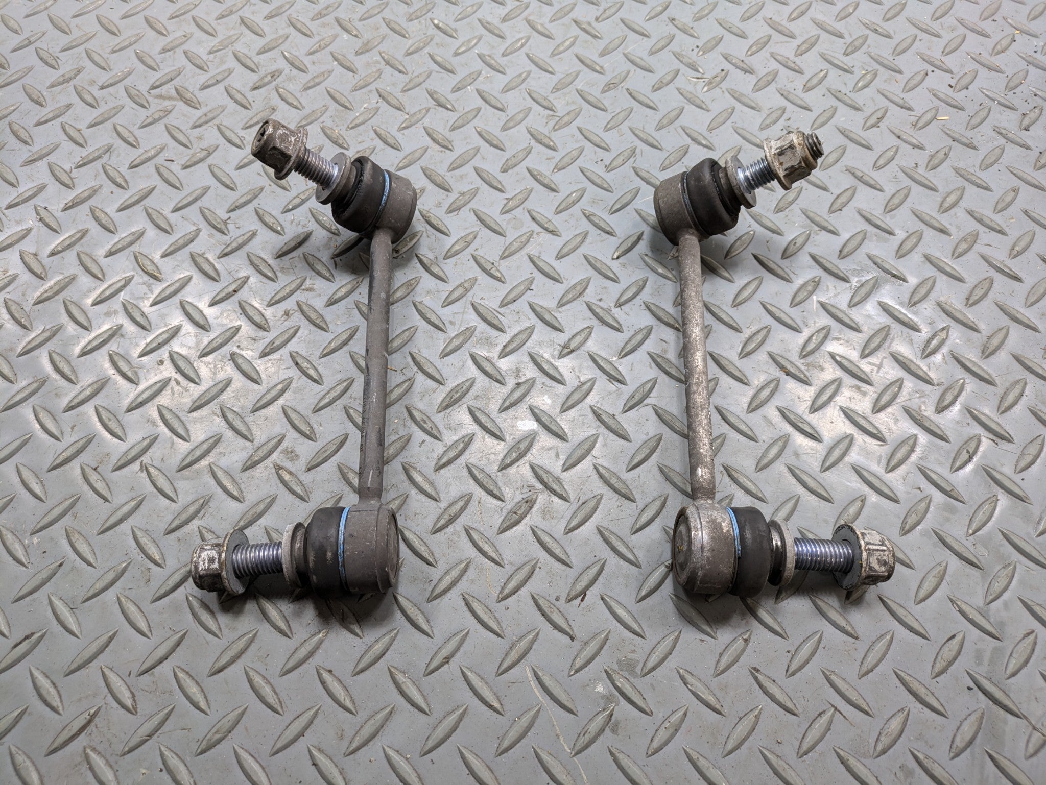 2013 - 2017 OEM LAND ROVER RANGE ROVER REAR LEFT AND RIGHT SIDE SWAY BAR LINK