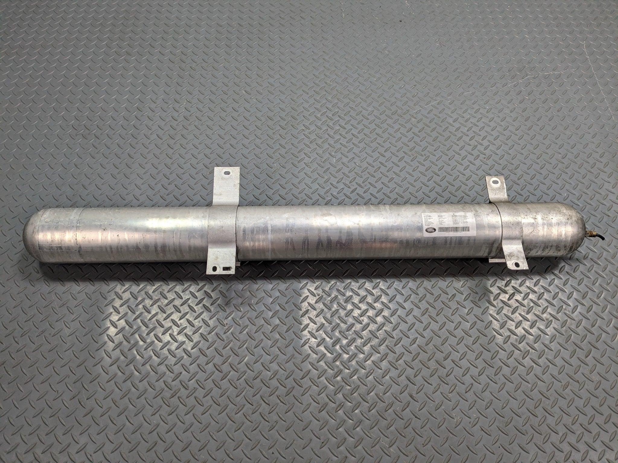 2013 - 2017 OEM LAND ROVER RANGE ROVER AIR COMPRESSOR SUSPENSION RESERVOIR TANK