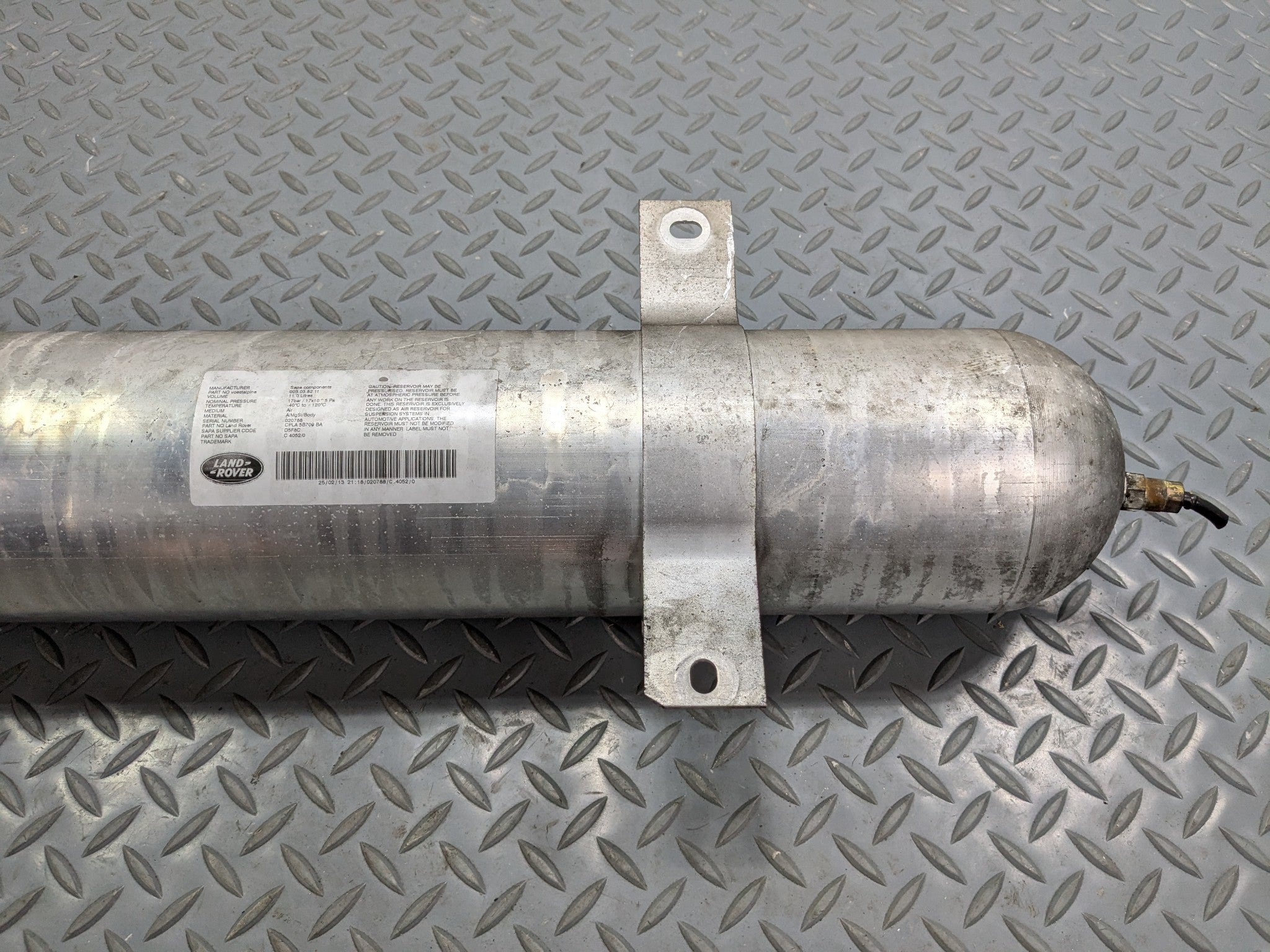2013 - 2017 OEM LAND ROVER RANGE ROVER AIR COMPRESSOR SUSPENSION RESERVOIR TANK