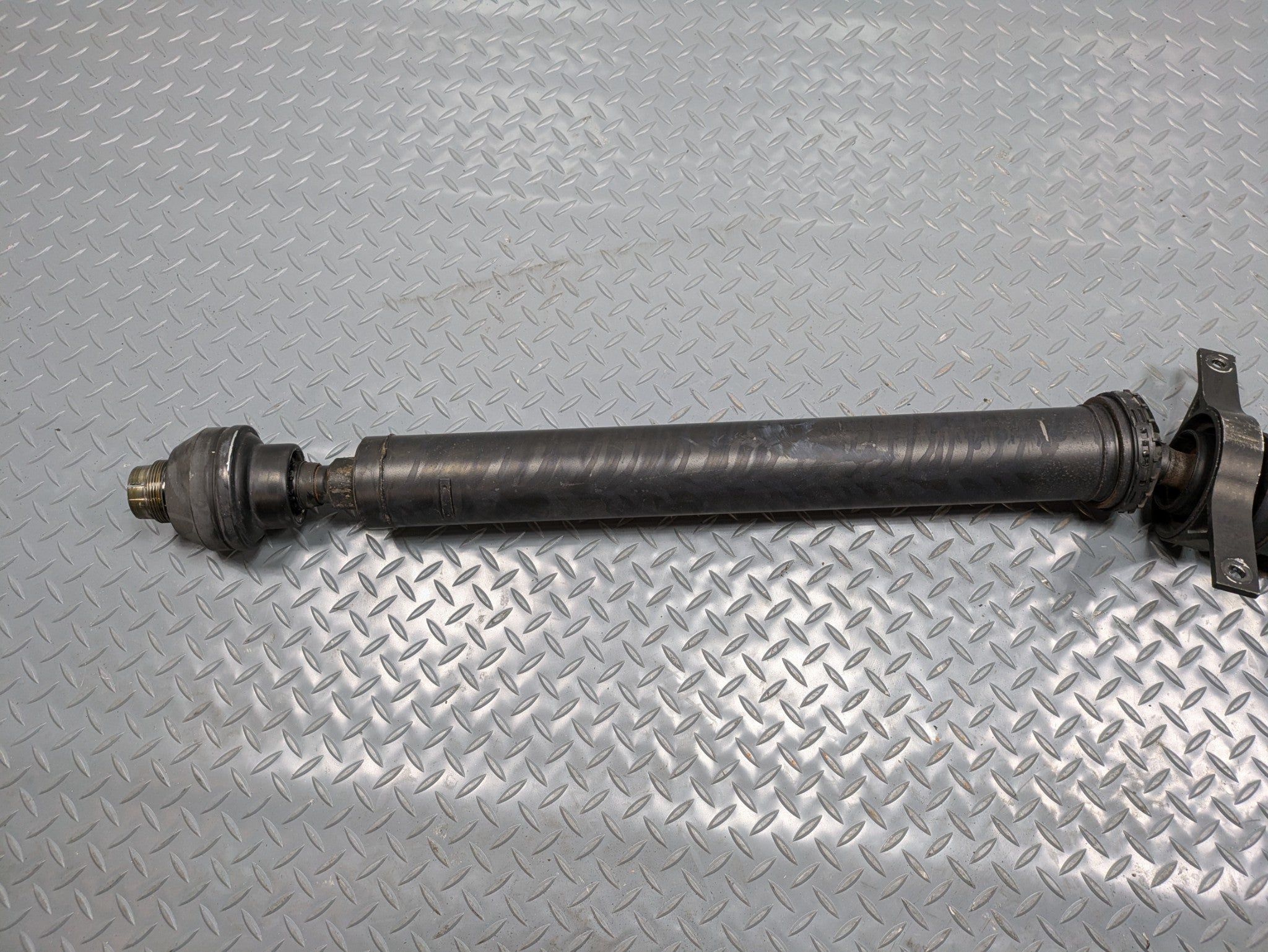 2013 - 2017 OEM LAND ROVER RANGE ROVER REAR DRIVE SHAFT CARDAN PROPELLER