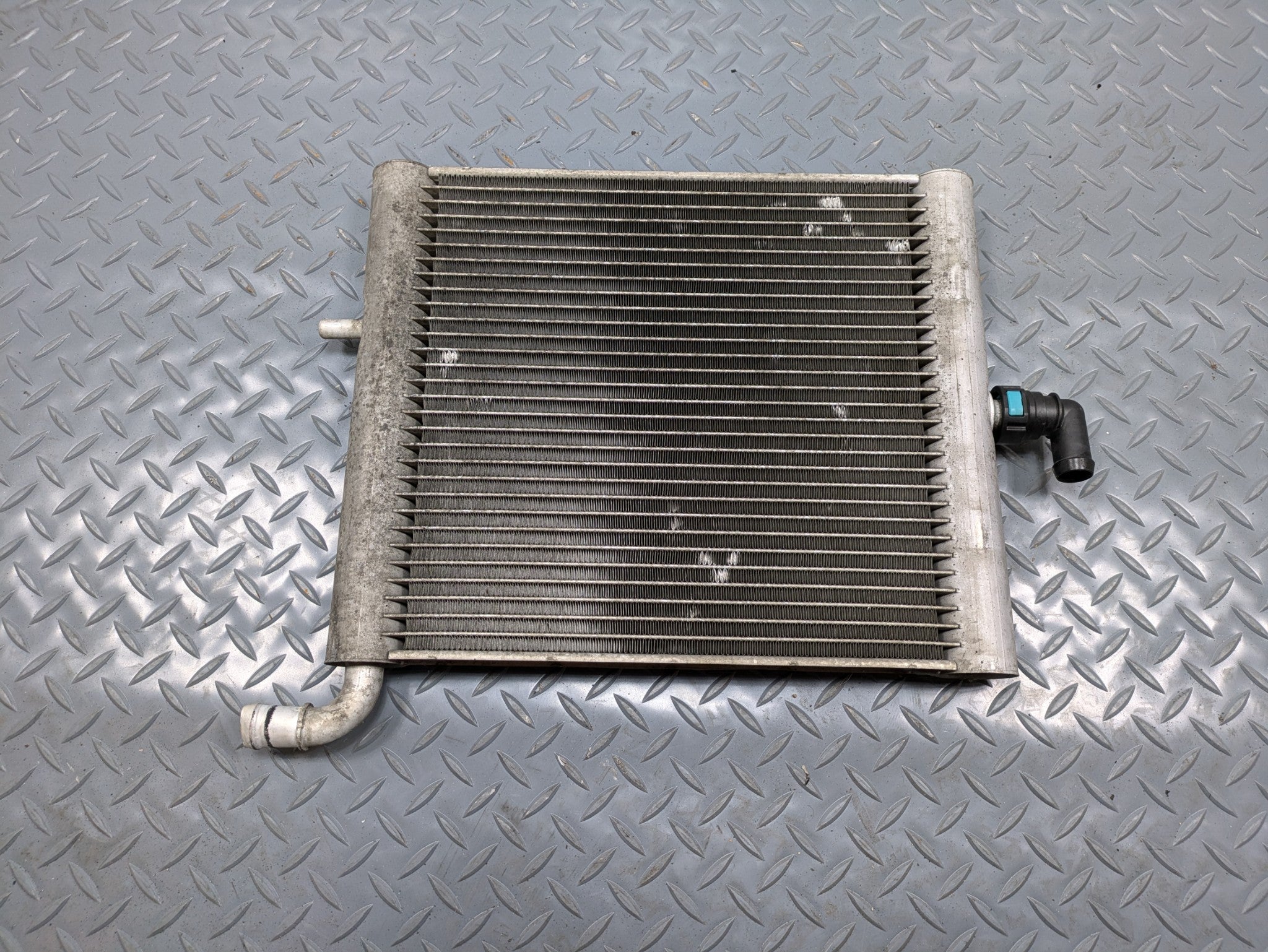 13 - 17 OEM LAND ROVER RANGE ROVER LEFT SIDE AUXILIARY ENGINE COOLANT RADIATOR