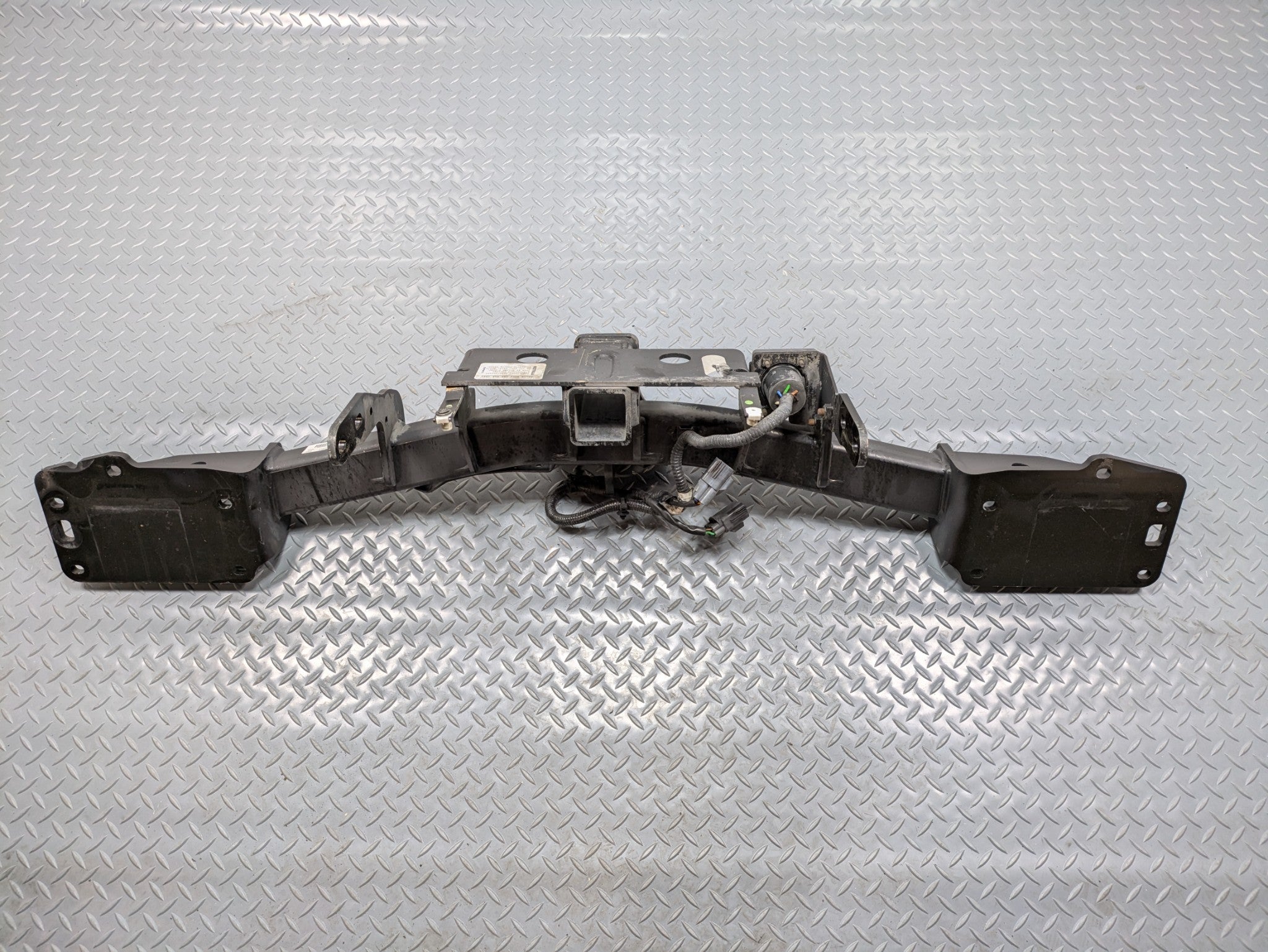 2013 - 2017 OEM LAND ROVER RANGE ROVER REAR BUMPER TOWING TRAILER HITCH ASSEMBLY