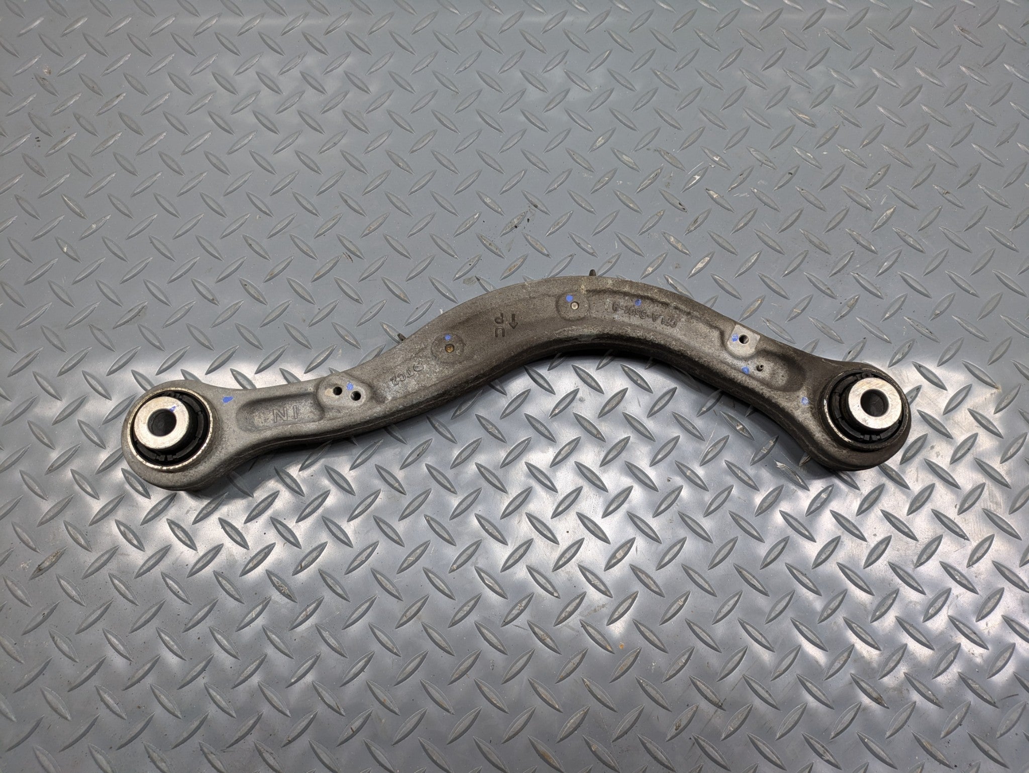 2013 - 2017 OEM LAND ROVER RANGE ROVER REAR LEFT DRIVER SIDE UPPER CONTROL ARM