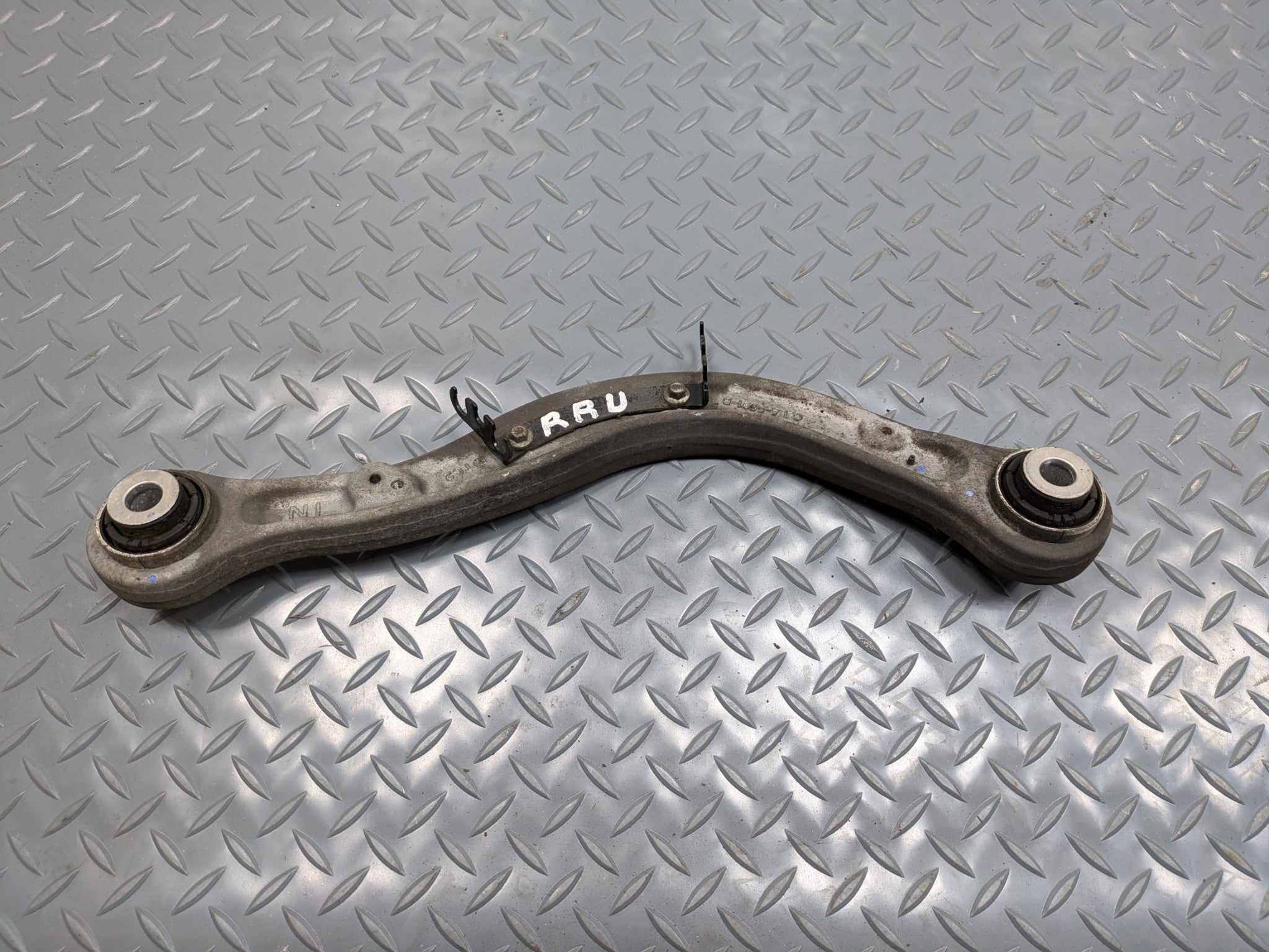 13 - 17 OEM LAND ROVER RANGE ROVER REAR RIGHT PASSENGER SIDE UPPER CONTROL ARM