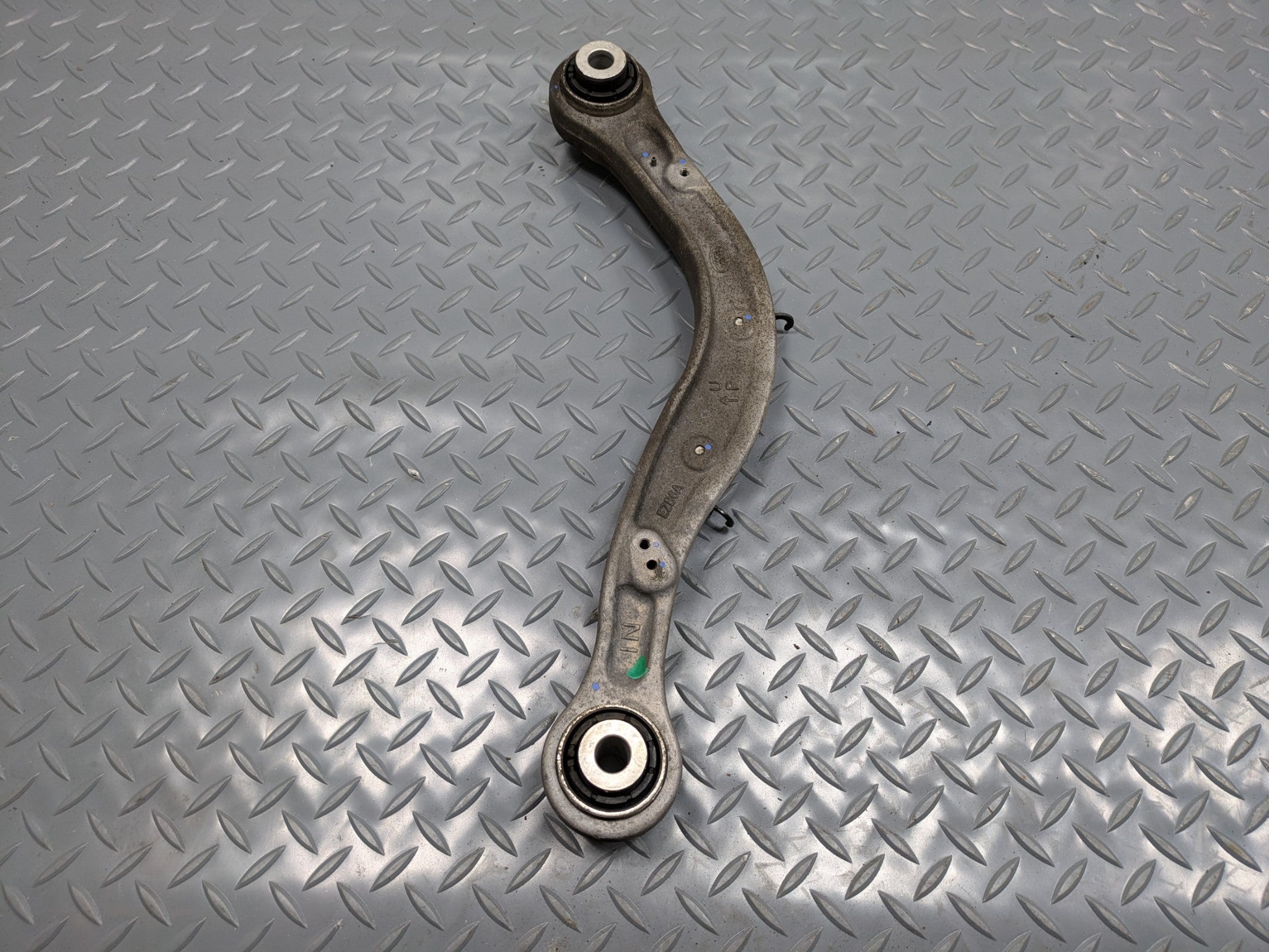 13 - 17 OEM LAND ROVER RANGE ROVER REAR RIGHT PASSENGER SIDE UPPER CONTROL ARM
