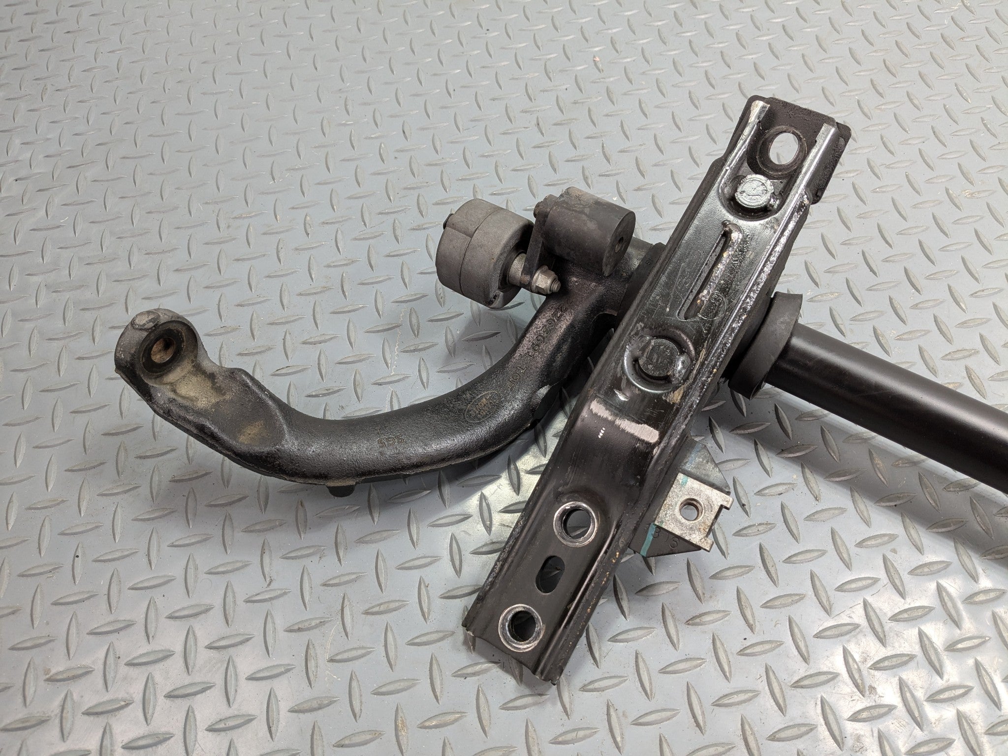 13 - 17 OEM LAND ROVER RANGE ROVER FRONT ACTIVE SUSPENSION STABILIZER SWAY BAR