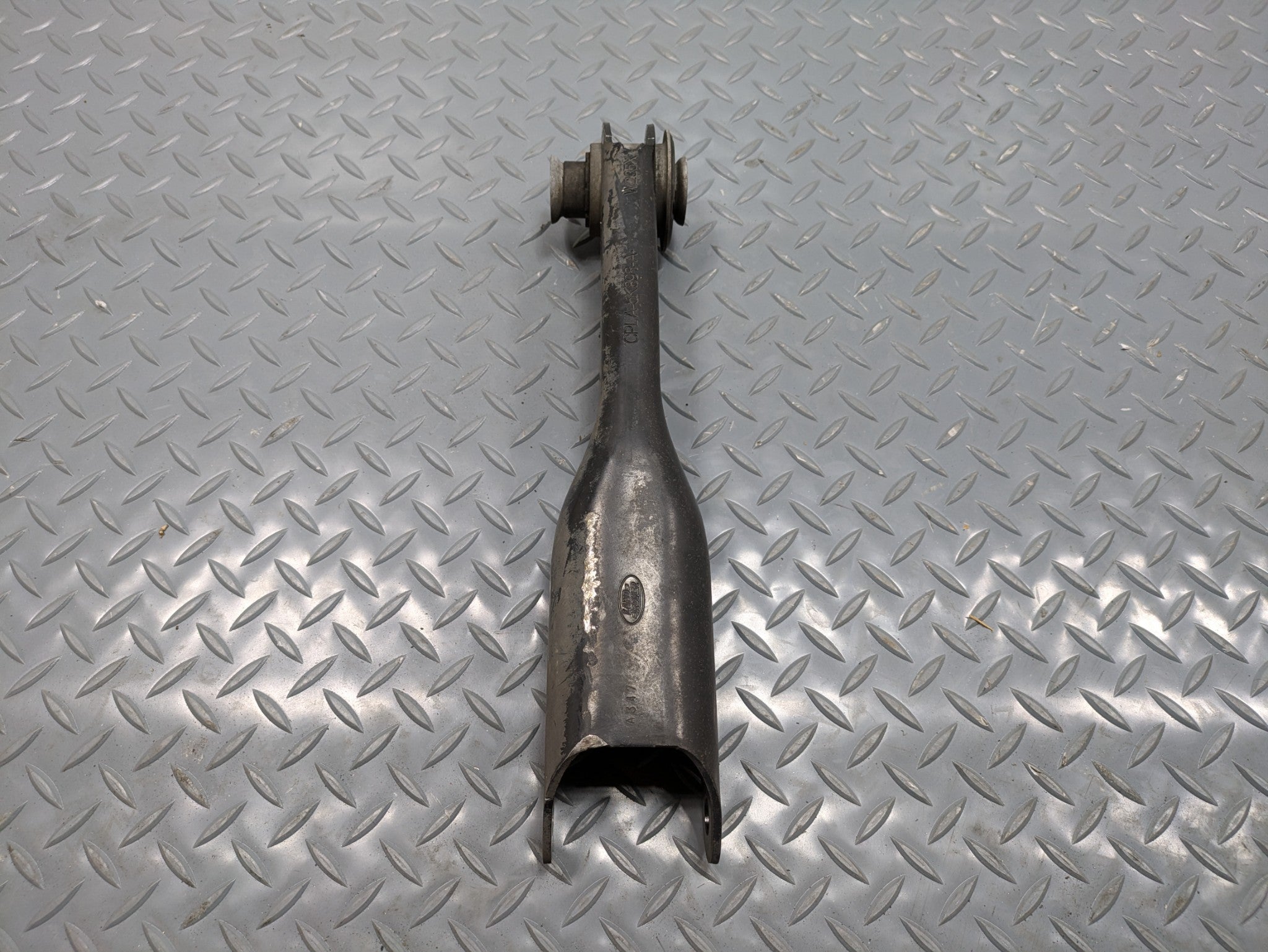 2013 - 2017 OEM LAND ROVER RANGE ROVER REAR LEFT SIDE FORWARD LOWER CONTROL ARM