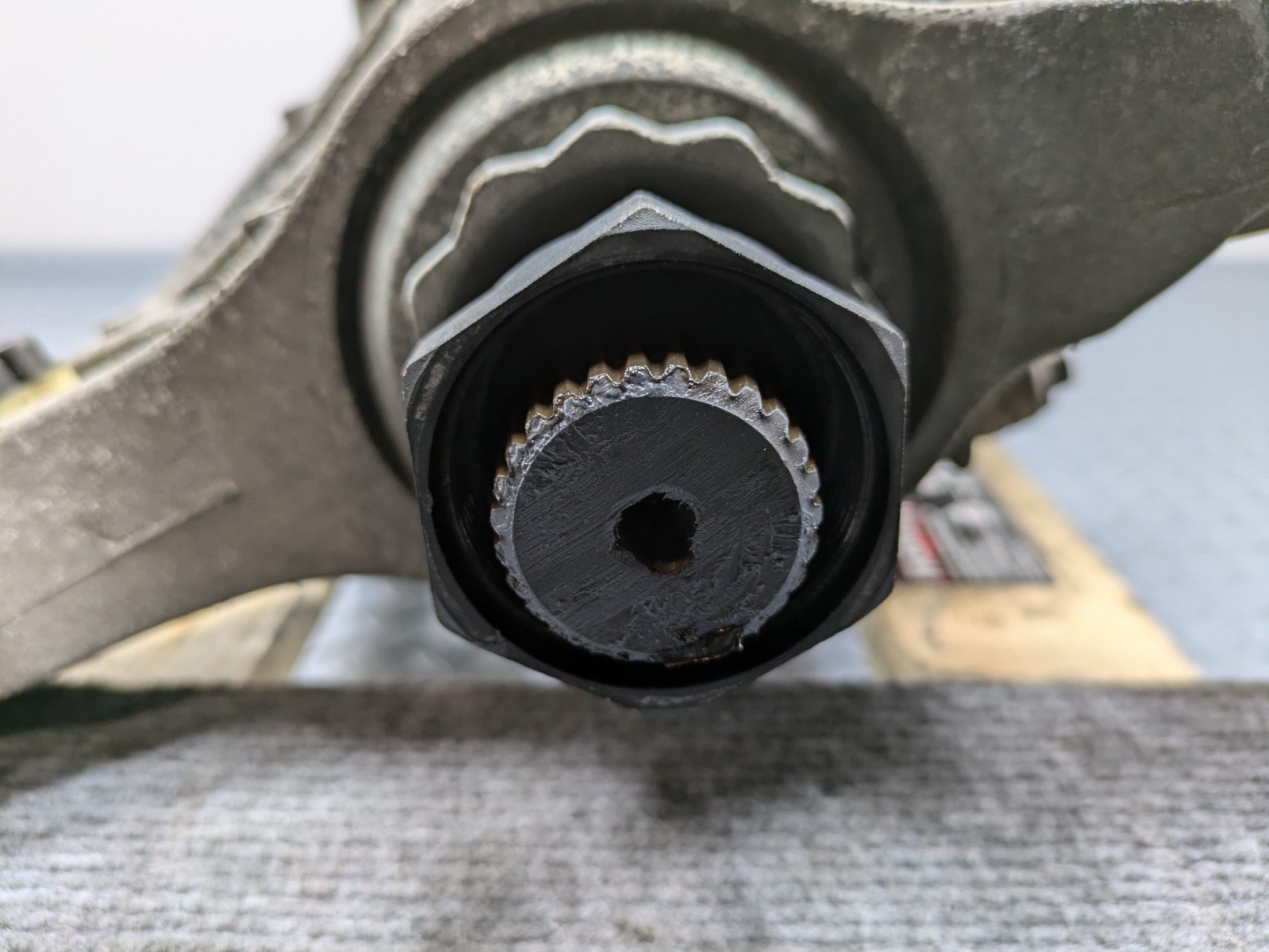 2013 - 2017 OEM LAND ROVER RANGE ROVER REAR DIFFERENTIAL AXLE CARRIER ASSEMBLY