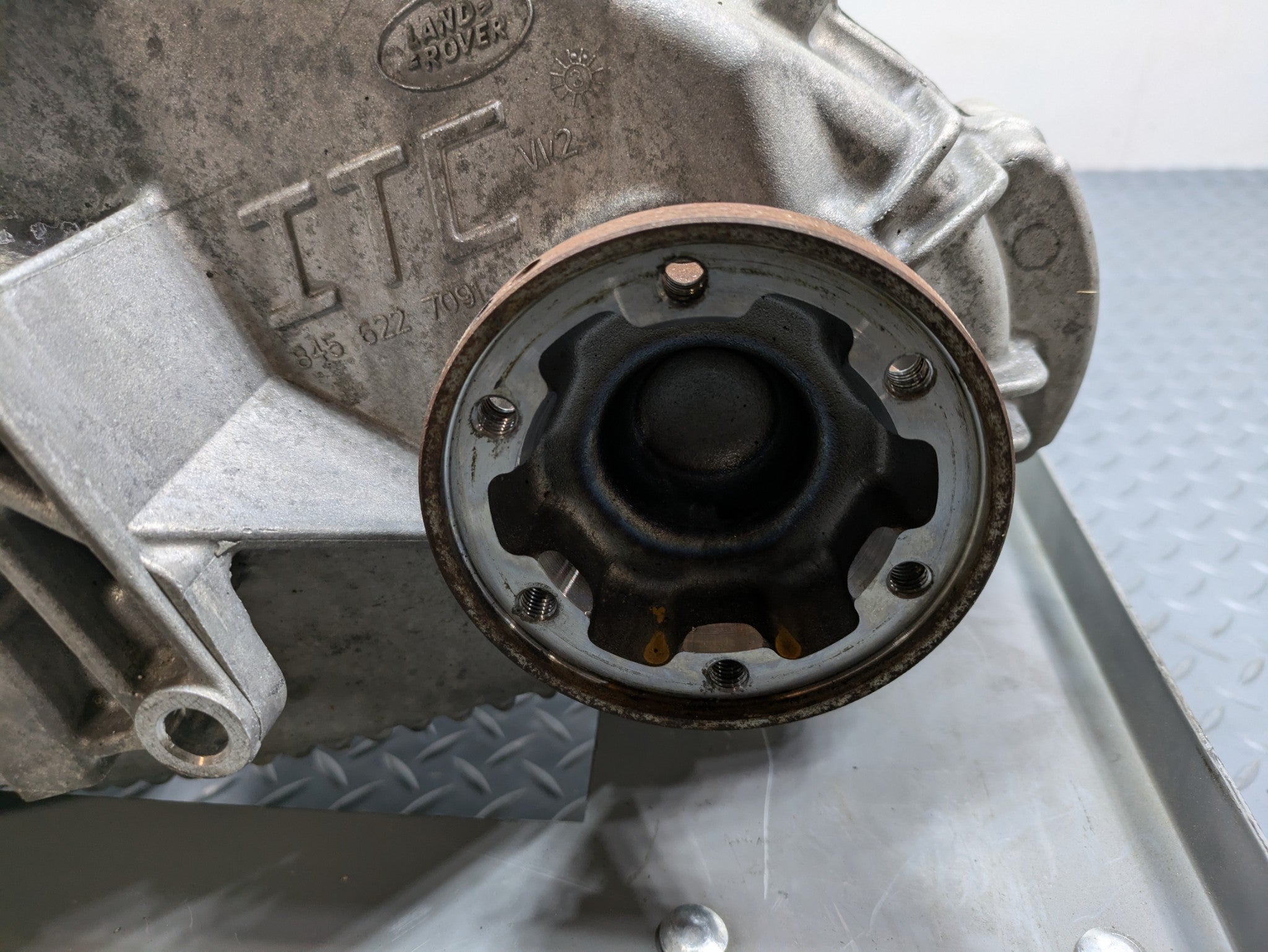 2013 - 2017 OEM LAND ROVER RANGE ROVER TRANSFER CASE BOX ASSEMBLY