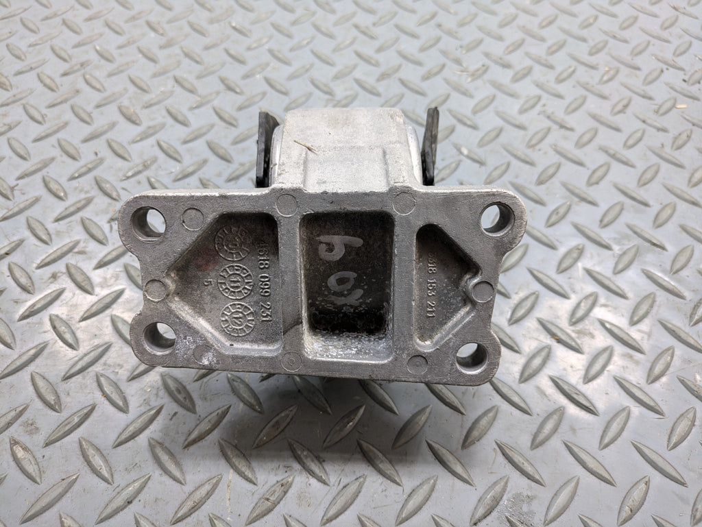 13 - 17 OEM LAND ROVER RANGE ROVER TRANSMISSION GEARBOX MOUNT SUPPORT BRACKET