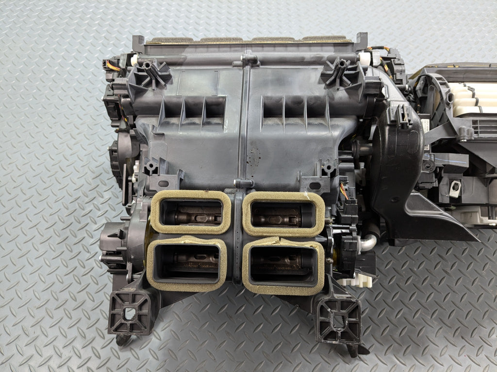 13 - 17 OEM LAND ROVER RANGE ROVER AC CLIMATE HEATER CORE HOUSING ASSEMBLY
