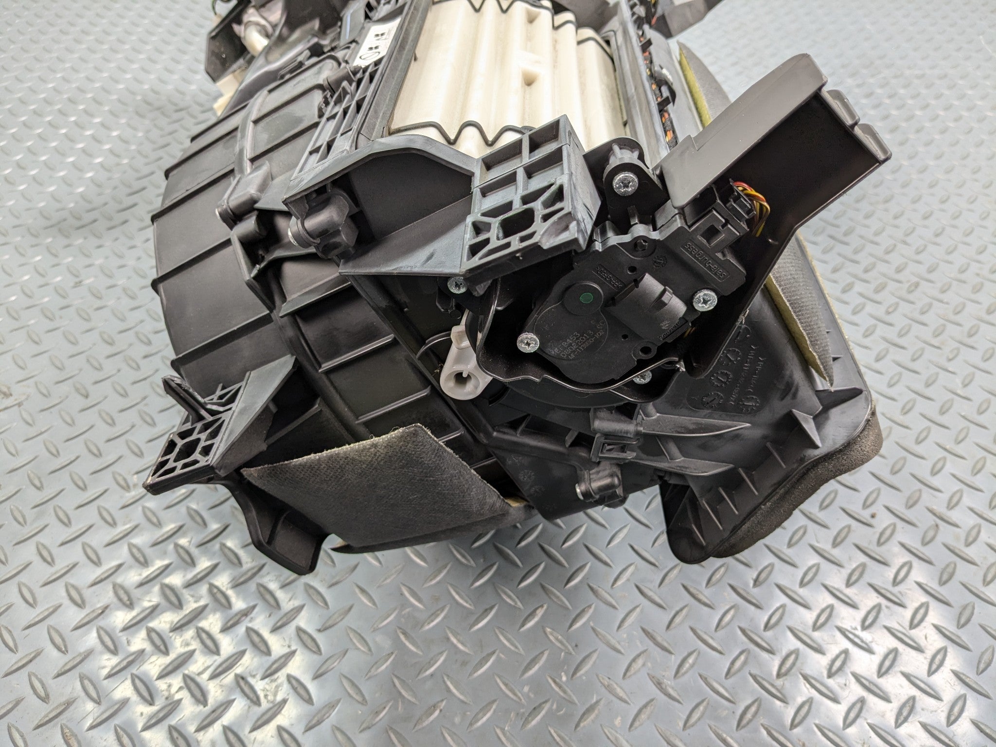 13 - 17 OEM LAND ROVER RANGE ROVER AC CLIMATE HEATER CORE HOUSING ASSEMBLY