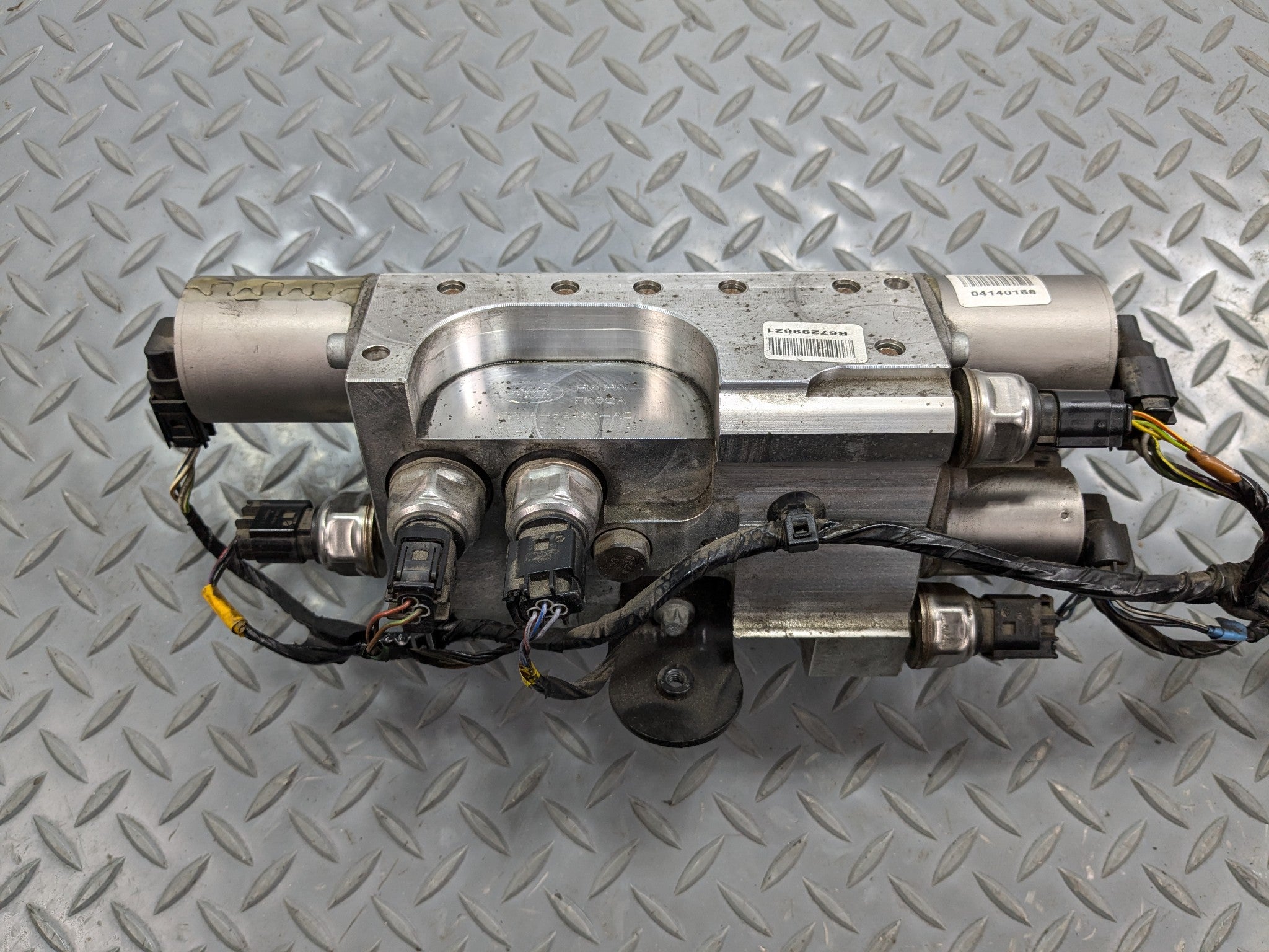 13 - 17 OEM LAND ROVER RANGE ROVER SUSPENSION STABILIZER HYDRAULIC VALVE BLOCK