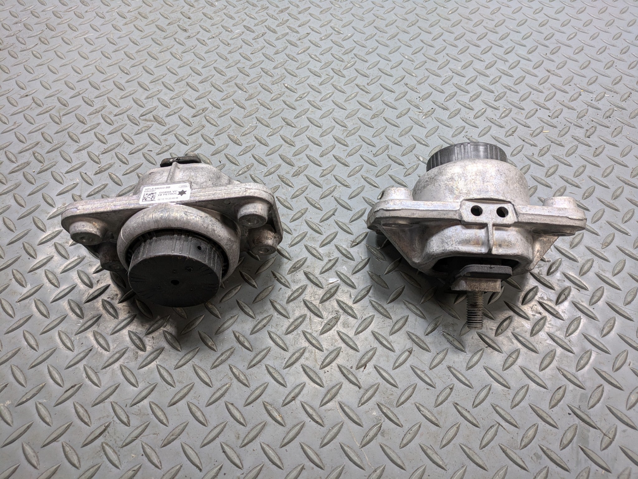 2013 -2017 OEM LAND ROVER RANGE ROVER LEFT AND RIGHT SIDE ENGINE MOUNT SET