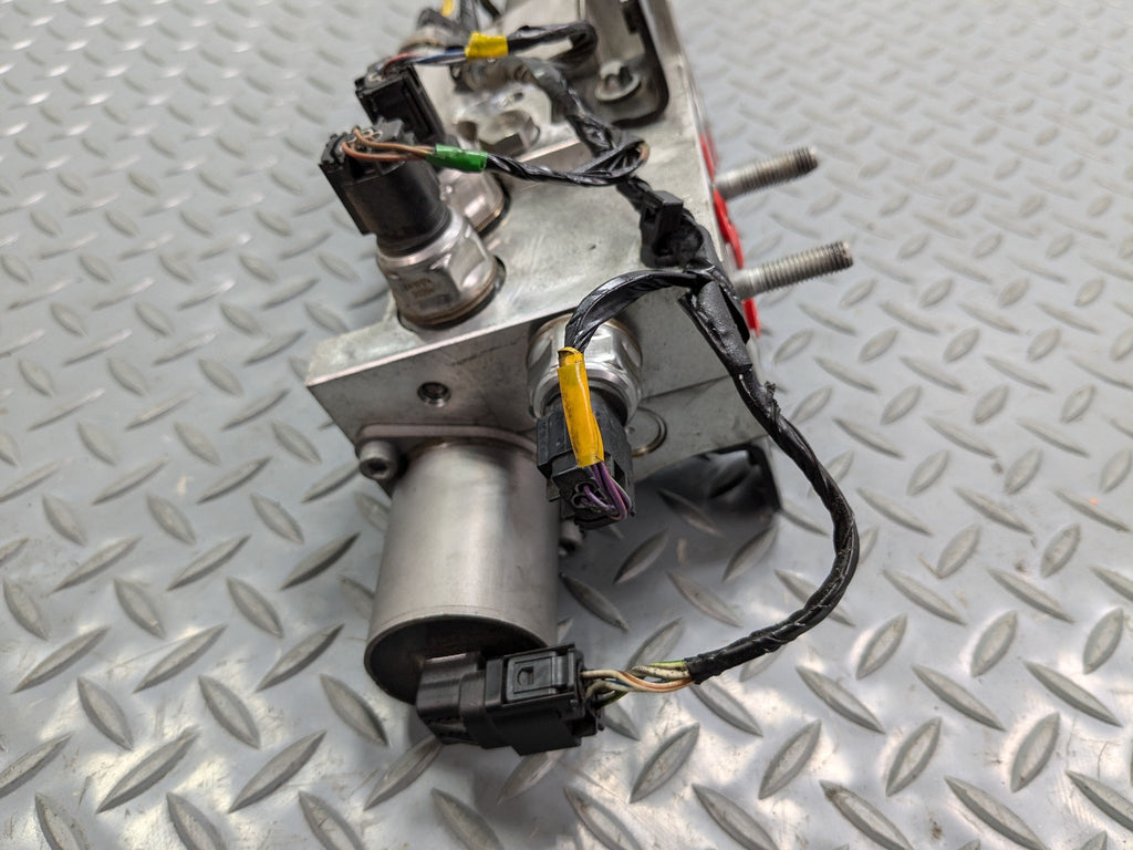 13 - 17 OEM LAND ROVER RANGE ROVER SUSPENSION STABILIZER HYDRAULIC VALVE BLOCK