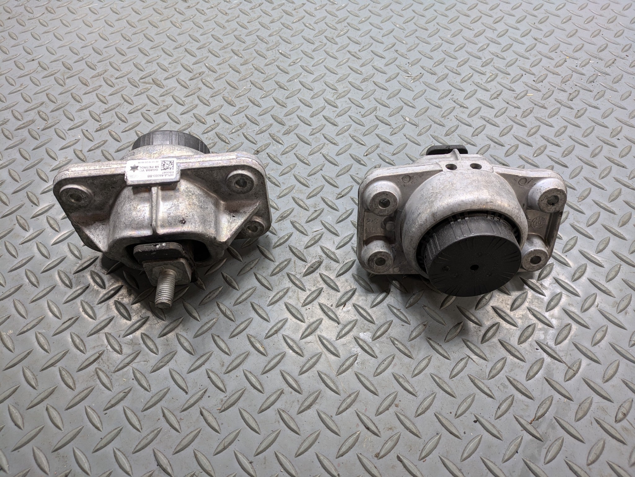 2013 -2017 OEM LAND ROVER RANGE ROVER LEFT AND RIGHT SIDE ENGINE MOUNT SET