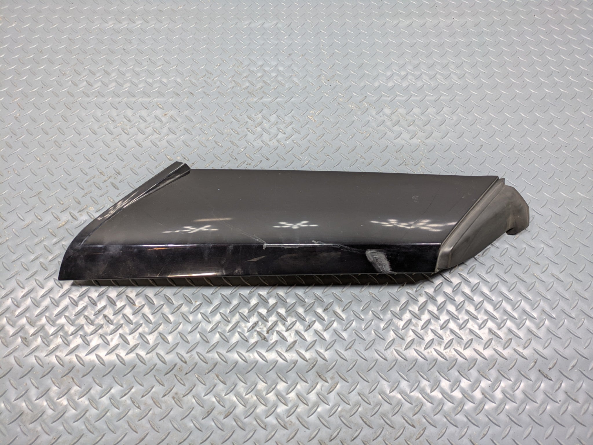 2013 - 2017 OEM LAND ROVER RANGE ROVER REAR LEFT DRIVER SIDE QUARTER TRIM PANEL