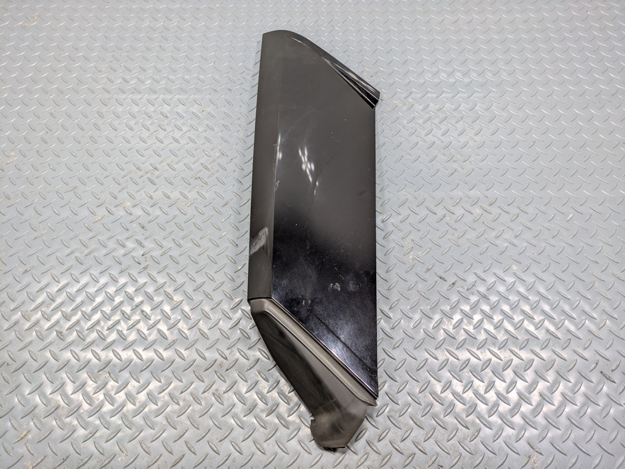 2013 - 2017 OEM LAND ROVER RANGE ROVER REAR LEFT DRIVER SIDE QUARTER TRIM PANEL