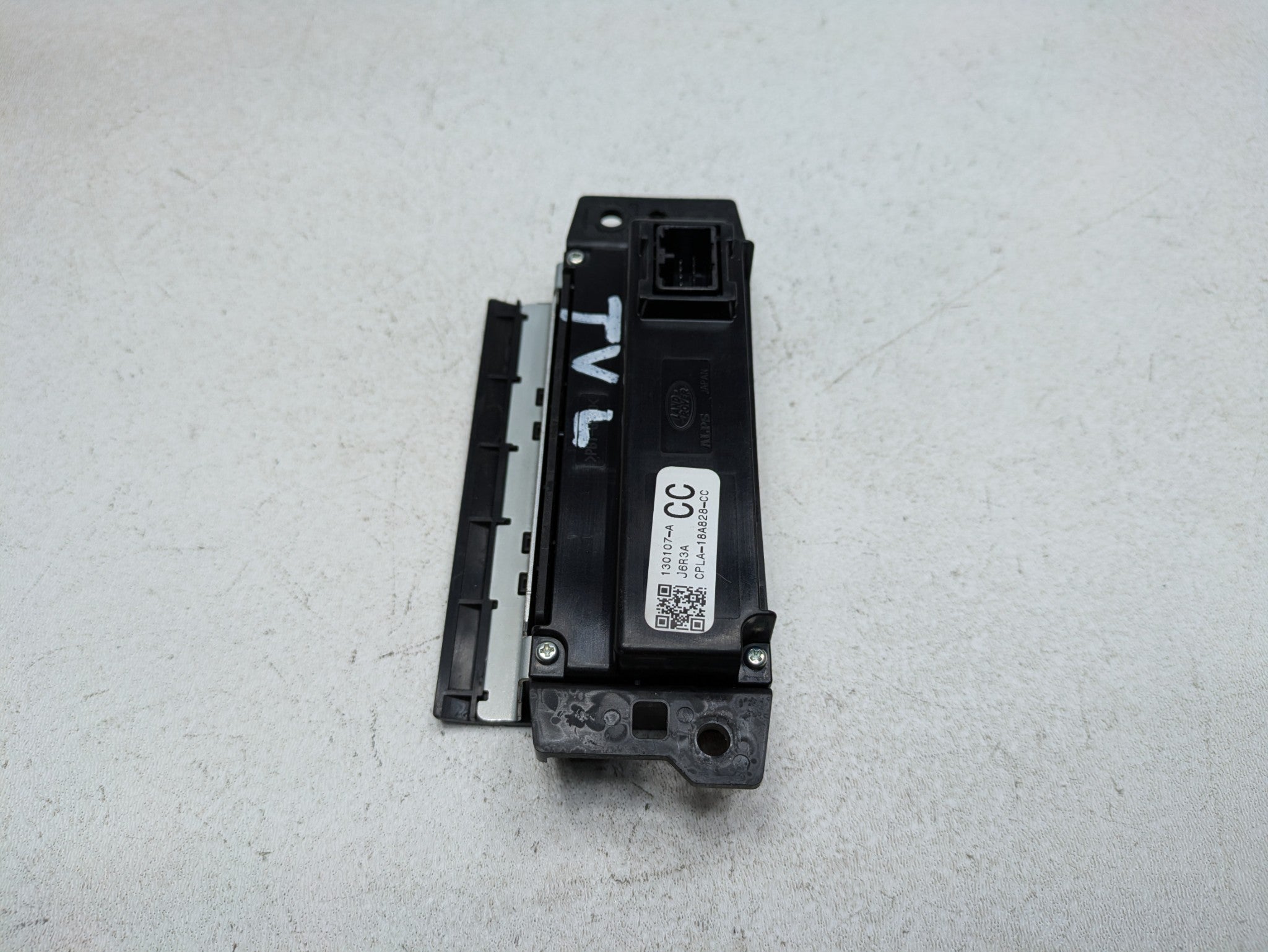 2013 - 2017 OEM LAND ROVER RANGE ROVER FRONT RIGHT TOUCH SCREEN CONTROL MODULE