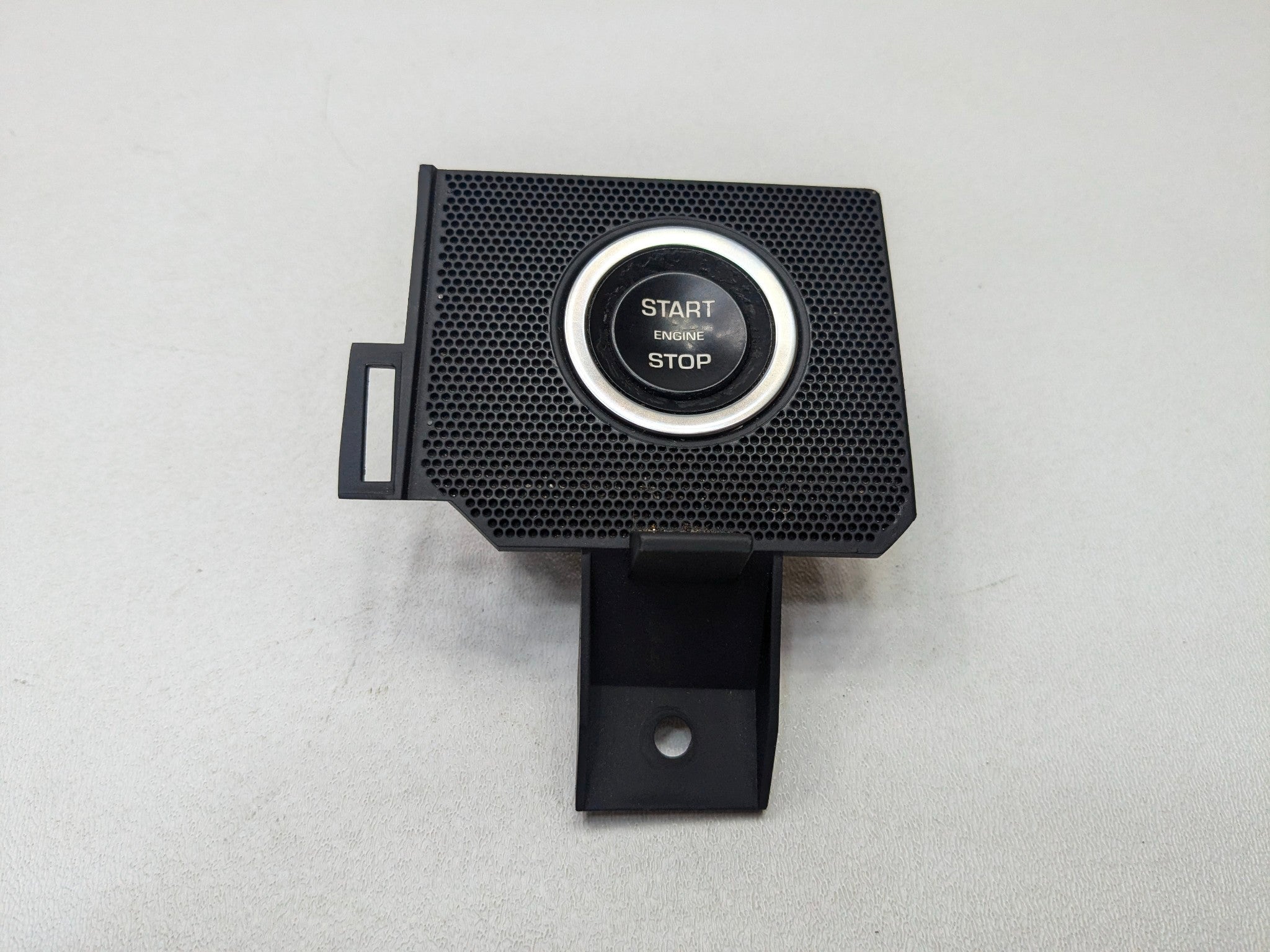 2013 - 2017 OEM LAND ROVER RANGE ROVER ENGINE START STOP SWITCH BUTTON AND COVER