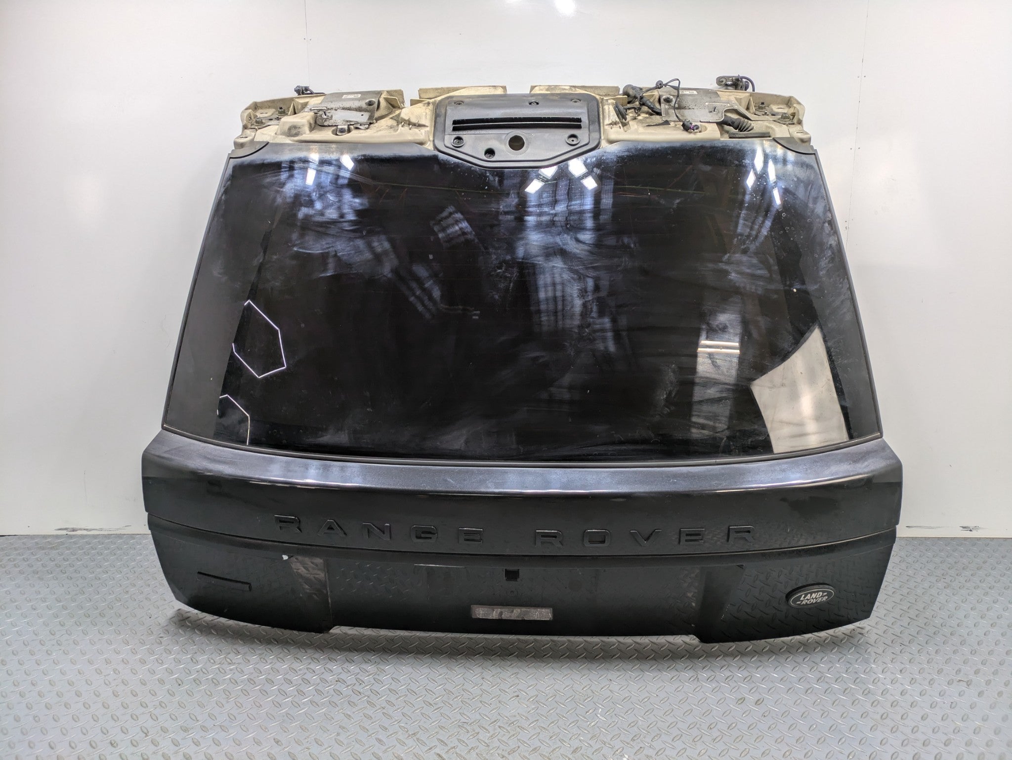 2013 - 2017 OEM LAND ROVER RANGE ROVER REAR TRUNK TAILGATE LIFTGATE WITH GLASS