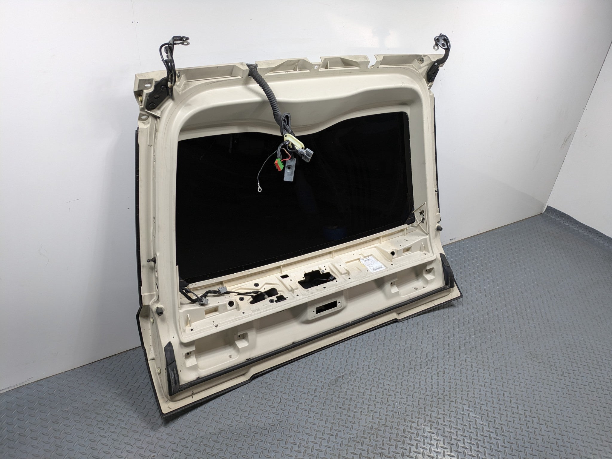 2013 - 2017 OEM LAND ROVER RANGE ROVER REAR TRUNK TAILGATE LIFTGATE WITH GLASS