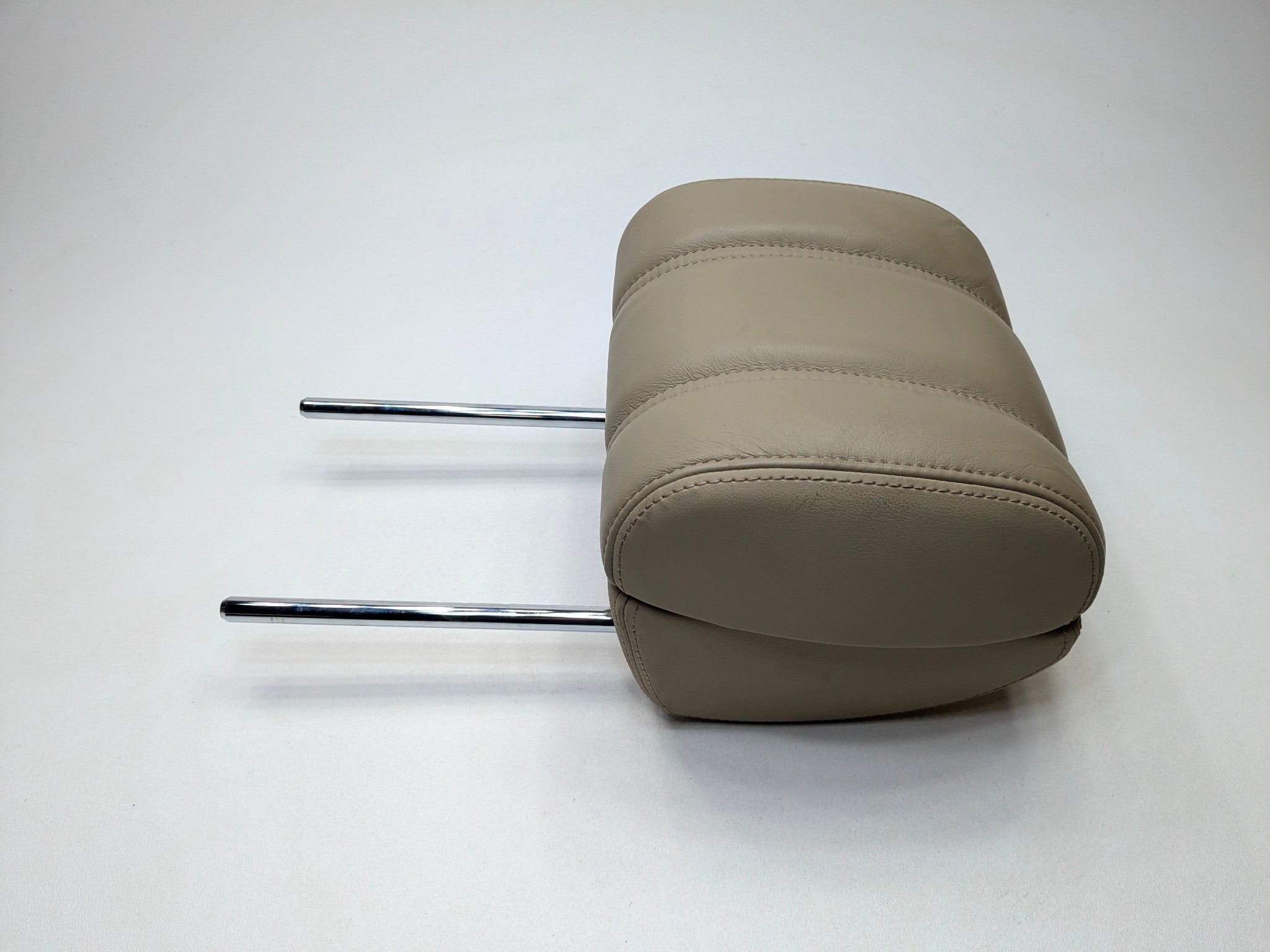 2013 - 2017 OEM LAND ROVER RANGE ROVER REAR LEFT SIDE SEAT HEADREST ASSEMBLY