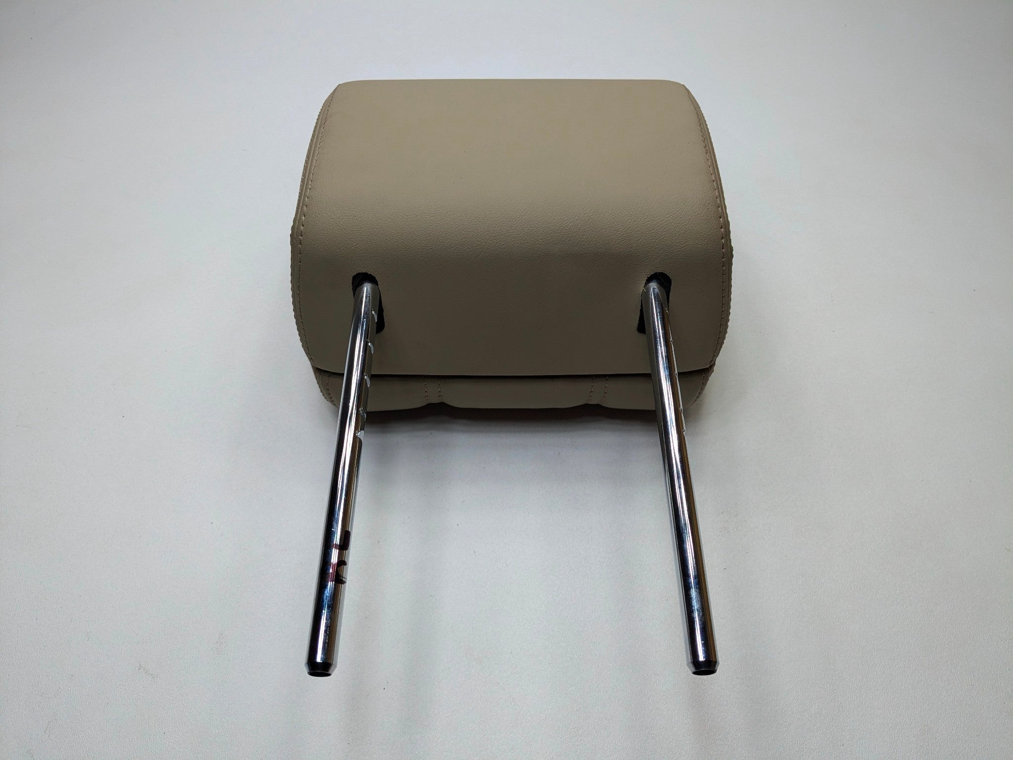 2013 - 2017 OEM LAND ROVER RANGE ROVER REAR LEFT SIDE SEAT HEADREST ASSEMBLY