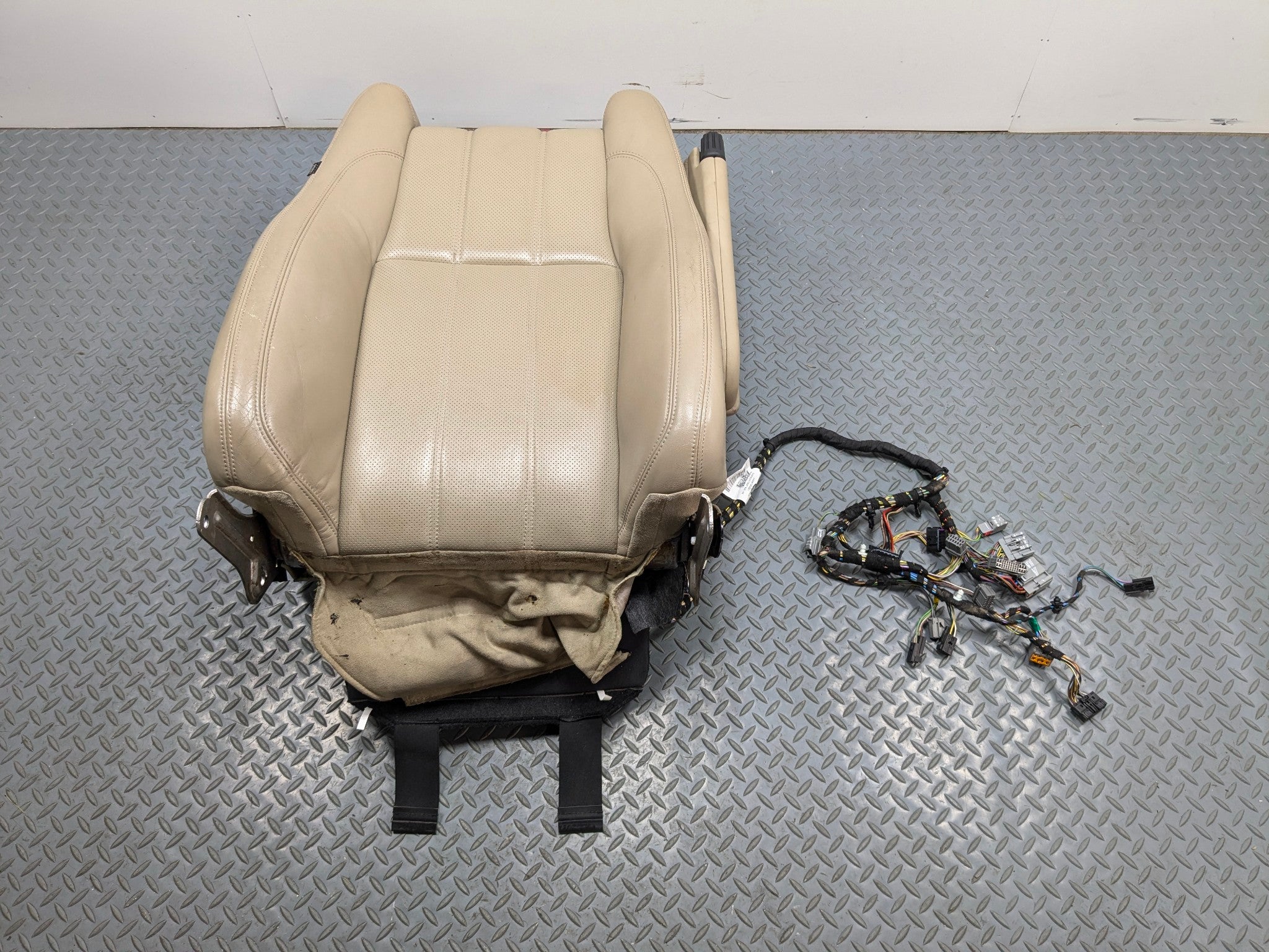 2013 - 2017 OEM LAND ROVER RANGE ROVER FRONT RIGHT SIDE UPPER SEAT CUSHION BEIGE