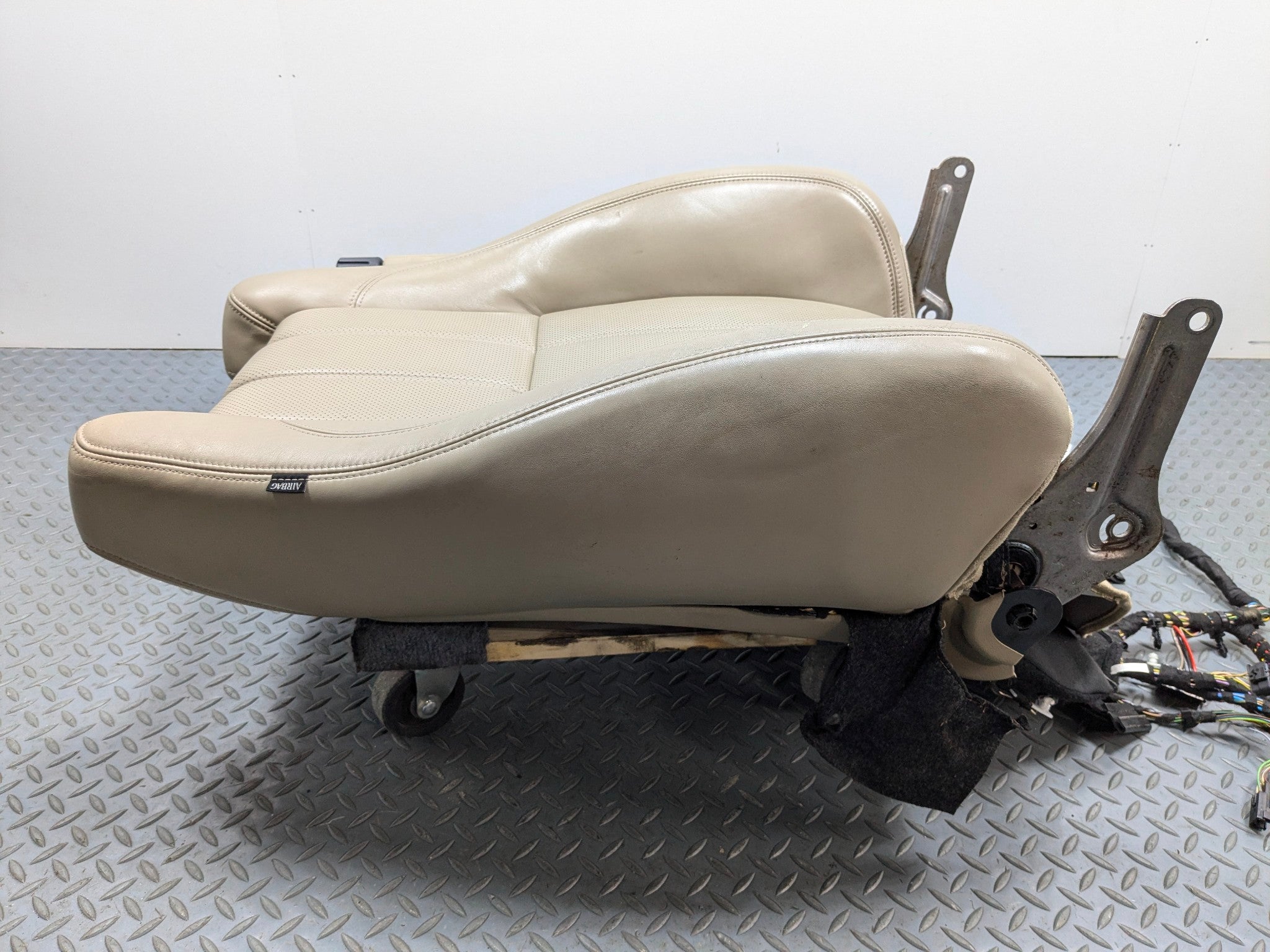 2013 - 2017 OEM LAND ROVER RANGE ROVER FRONT RIGHT SIDE UPPER SEAT CUSHION BEIGE