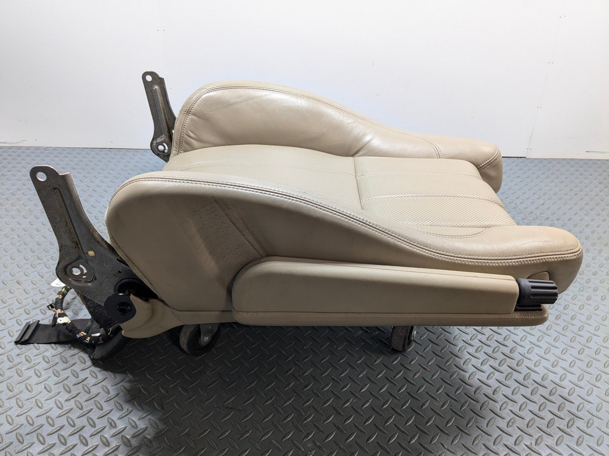 2013 - 2017 OEM LAND ROVER RANGE ROVER FRONT RIGHT SIDE UPPER SEAT CUSHION BEIGE