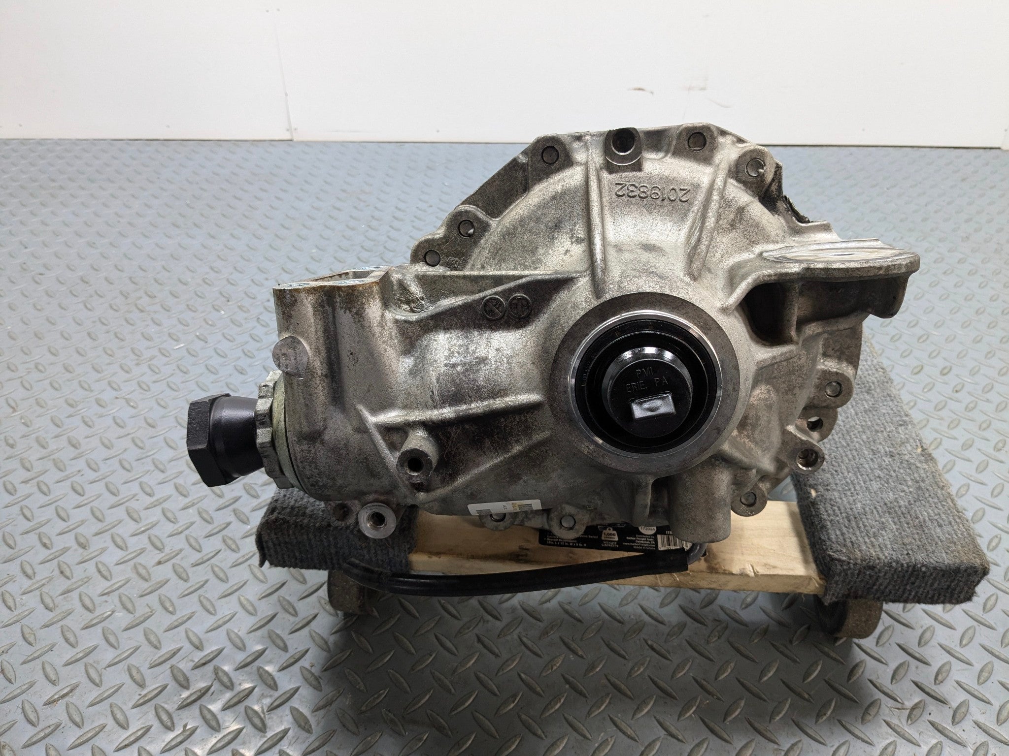 2013 - 2017 OEM LAND ROVER RANGE ROVER FRONT AXLE DIFFERENTIAL CARRIER ASSEMBLY