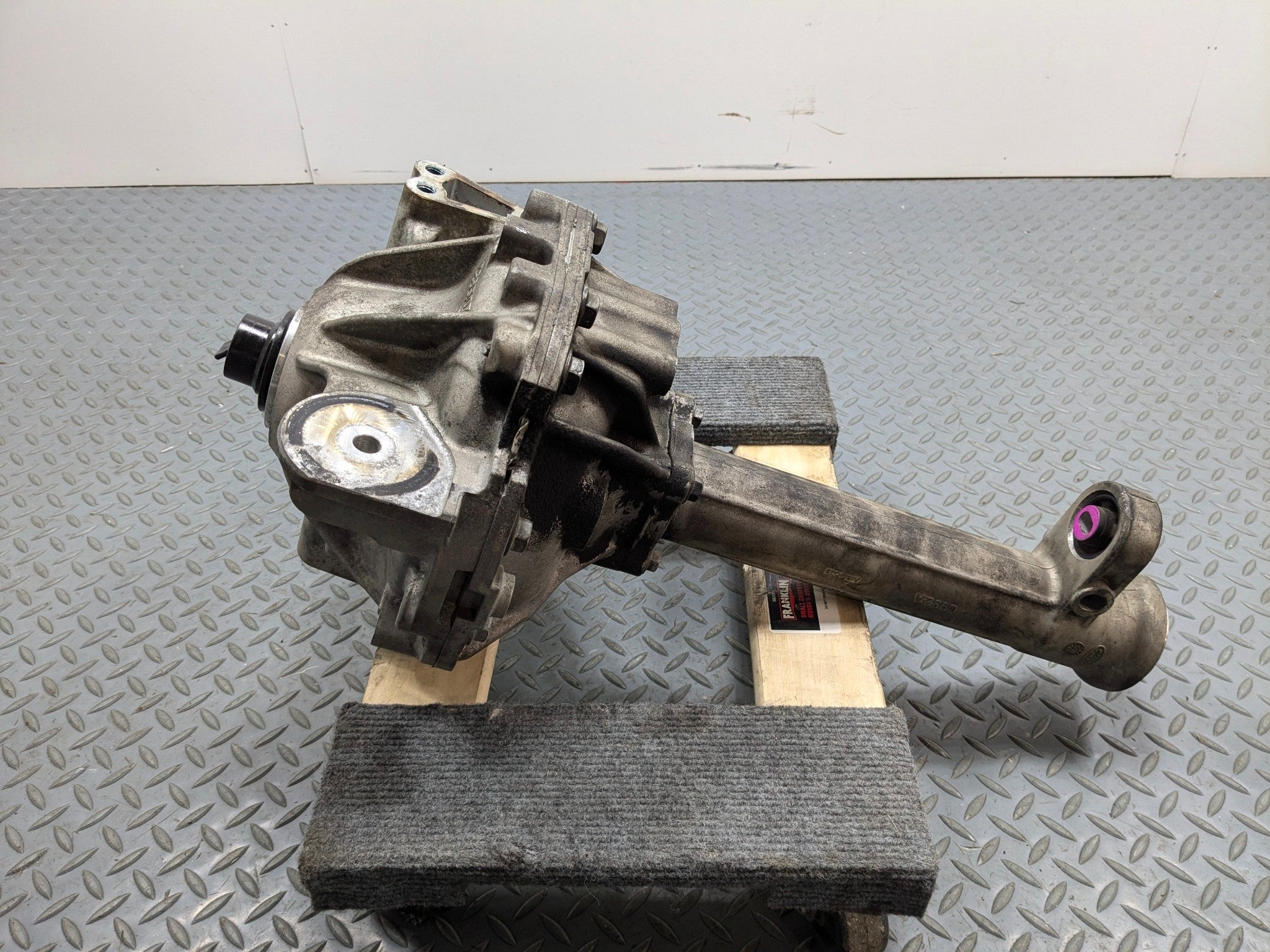 2013 - 2017 OEM LAND ROVER RANGE ROVER FRONT AXLE DIFFERENTIAL CARRIER ASSEMBLY