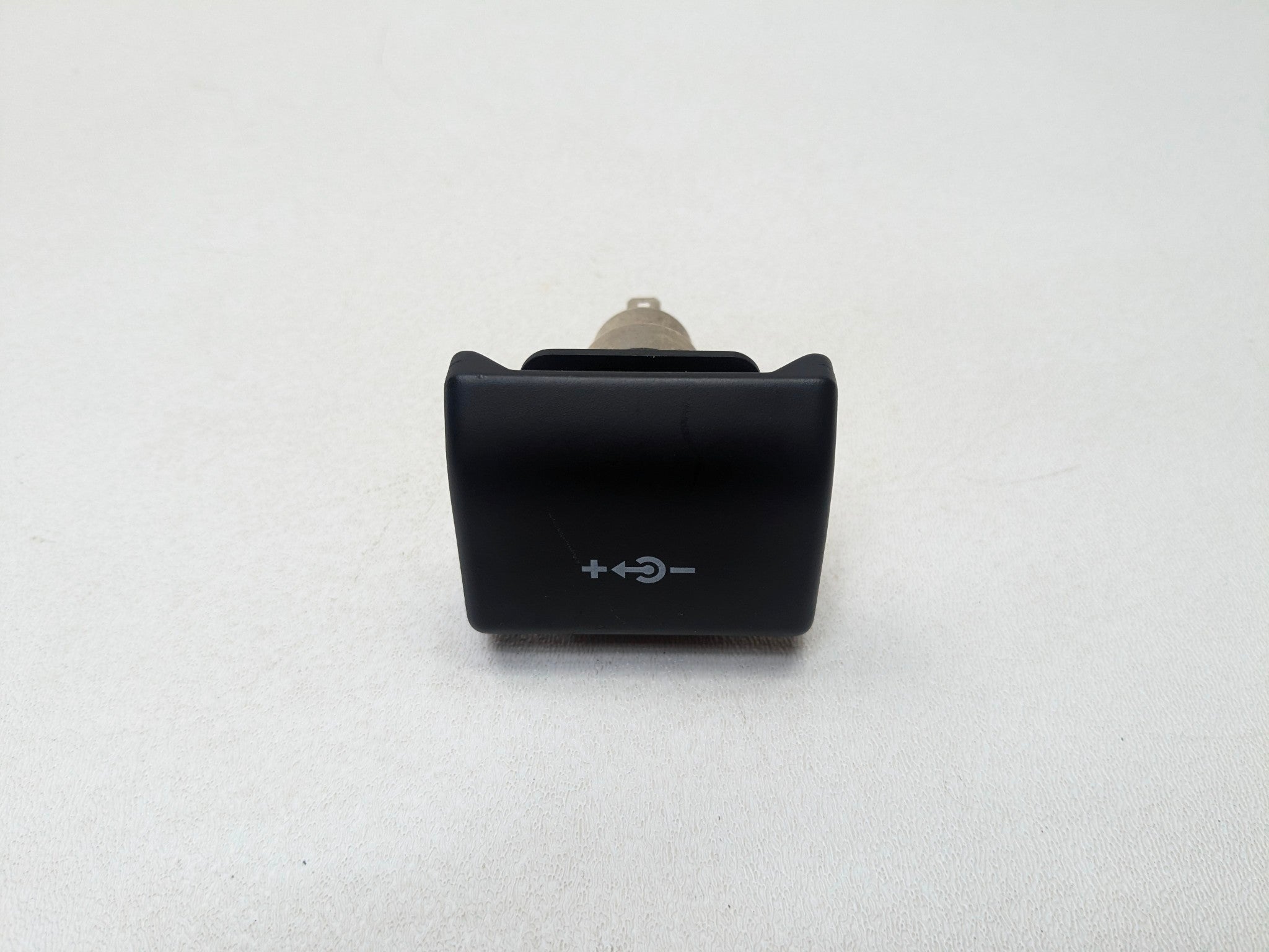 2013 - 2017 OEM LAND ROVER RANGE ROVER TRUNK POWER OUTLET SOCKET PORT BLACK