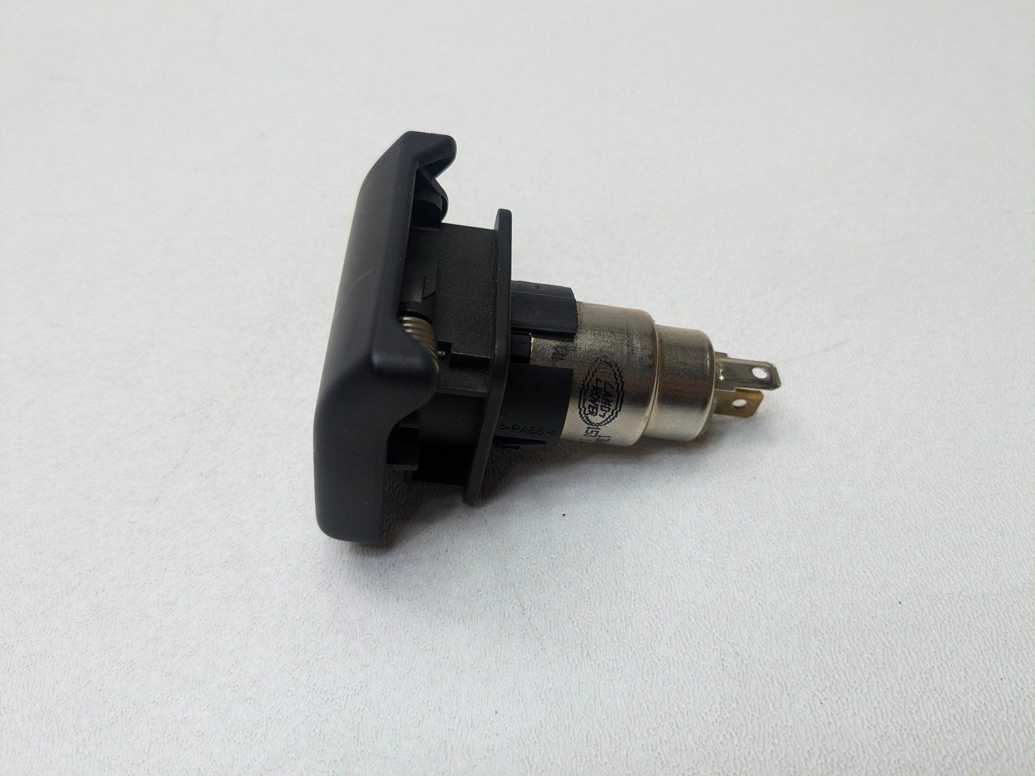 2013 - 2017 OEM LAND ROVER RANGE ROVER TRUNK POWER OUTLET SOCKET PORT BLACK