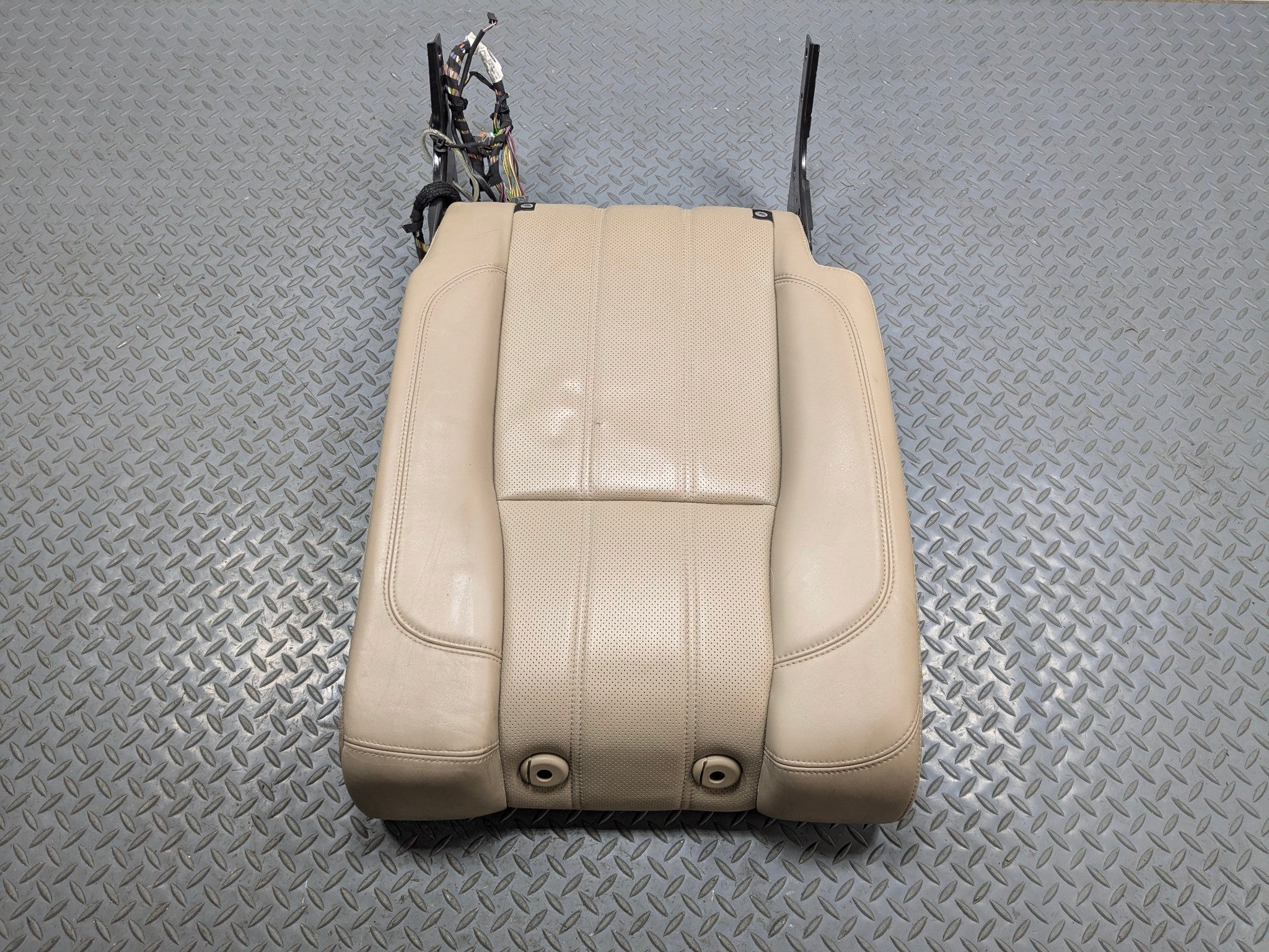 2013 - 2017 OEM LAND ROVER RANGE ROVER REAR RIGHT SIDE UPPER SEAT CUSHION BEIGE
