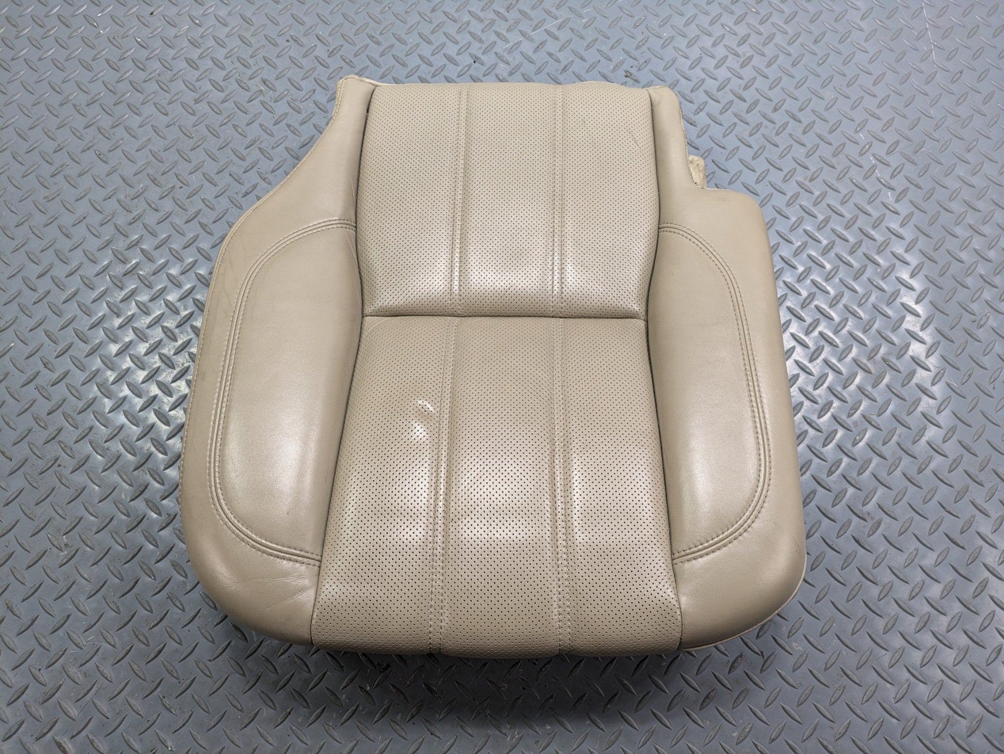 2013 - 2017 OEM LAND ROVER RANGE ROVER REAR RIGHT SIDE LOWER SEAT CUSHION