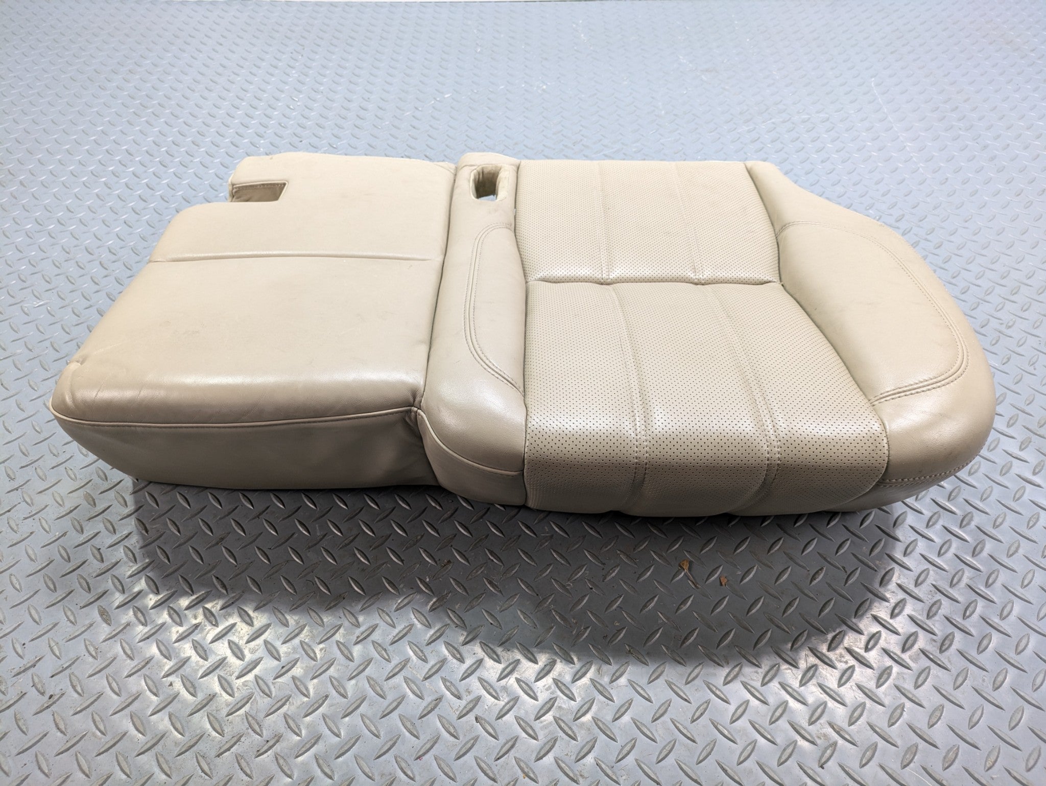 2013 - 2017 OEM LAND ROVER RANGE ROVER REAR LEFT SIDE LOWER SEAT CUSHION