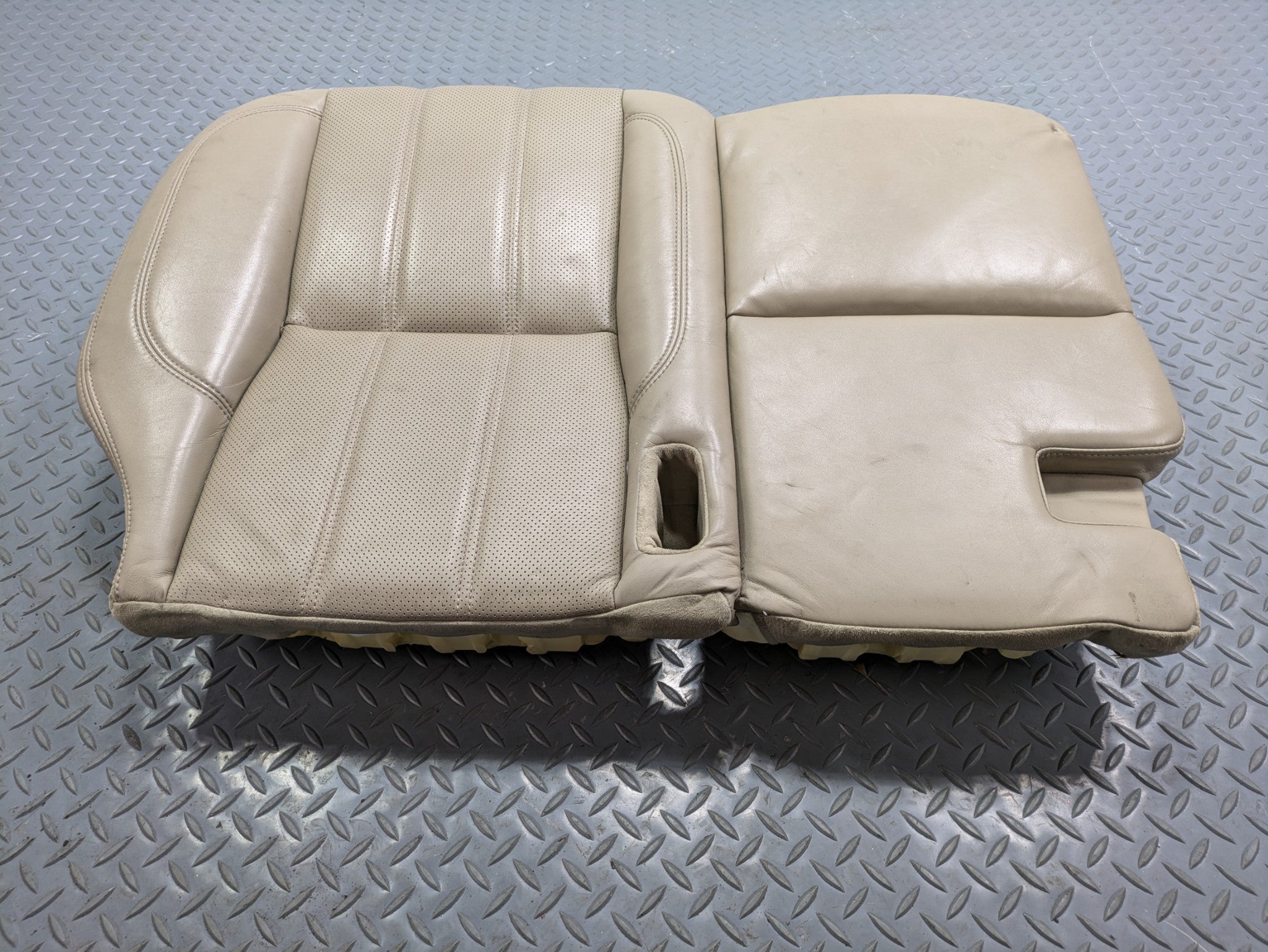 2013 - 2017 OEM LAND ROVER RANGE ROVER REAR LEFT SIDE LOWER SEAT CUSHION