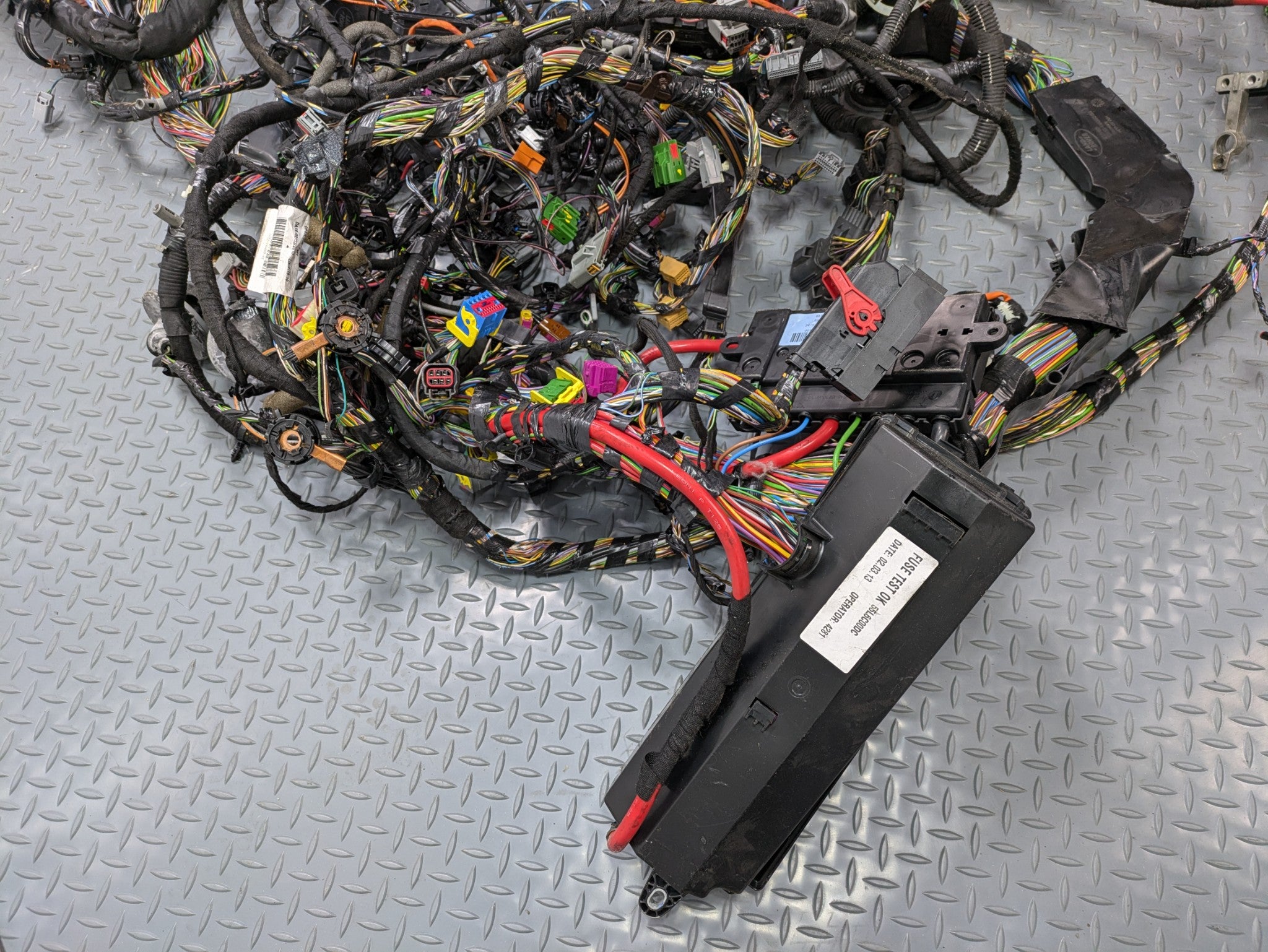 2013 - 2017 OEM LAND ROVER RANGE ROVER BODY WIRE HARNESS CABLE AND CONNECTOR