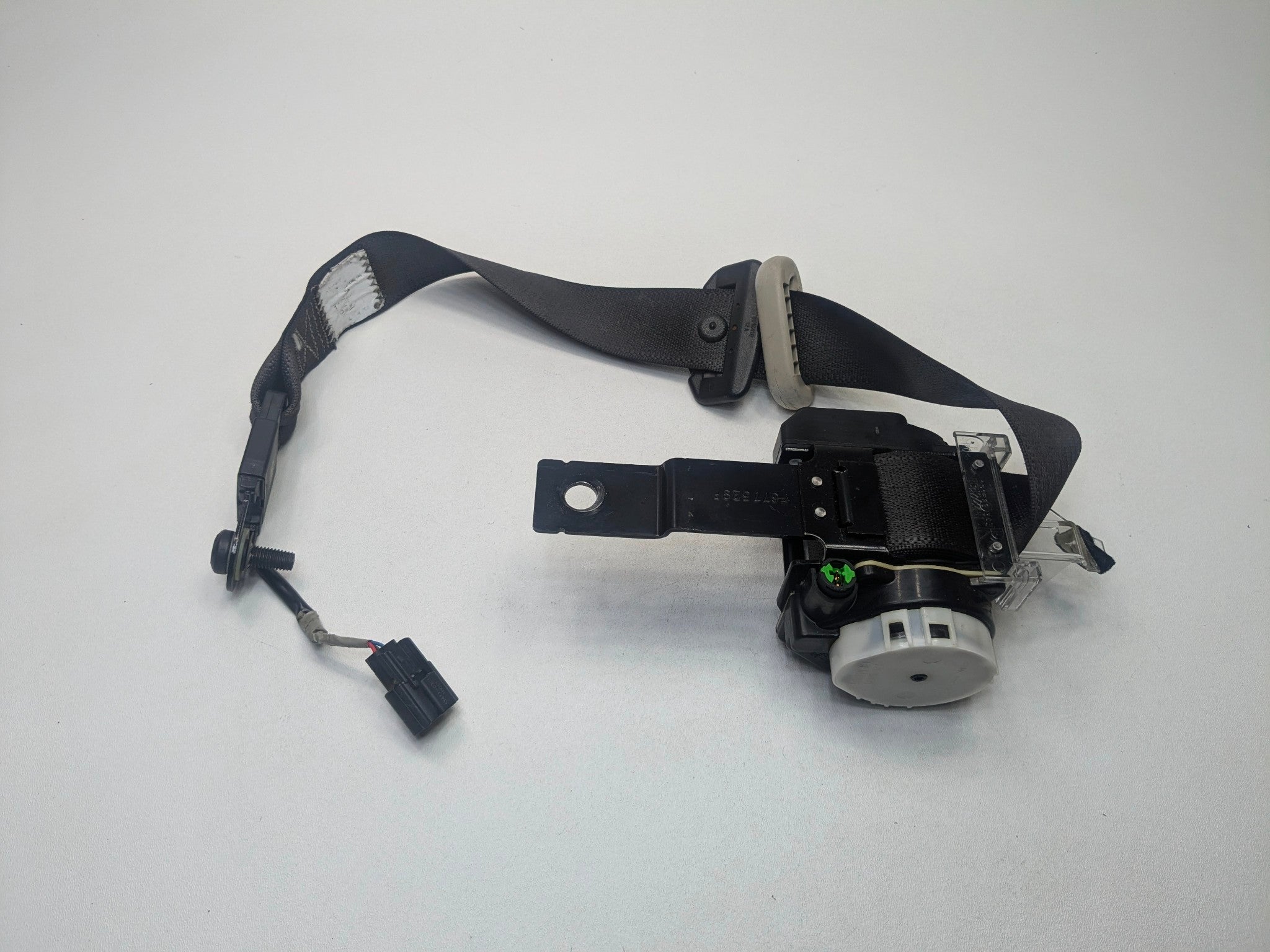 2009 - 2012 OEM FORD FLEX FRONT RIGHT PASSENGER SIDE SEAT BELT ASSEMBLY